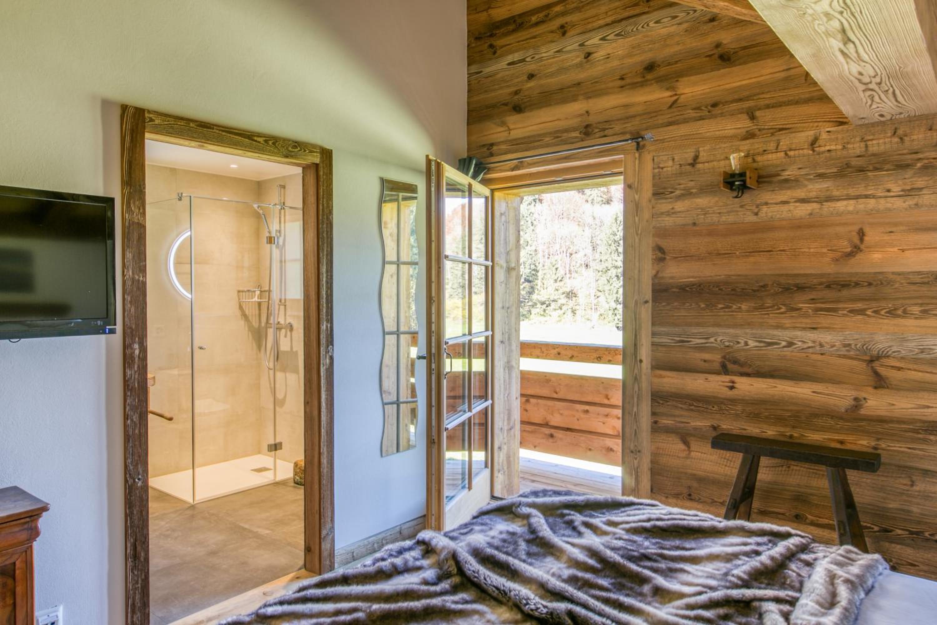 Three-Bedroom Chalet photo 2