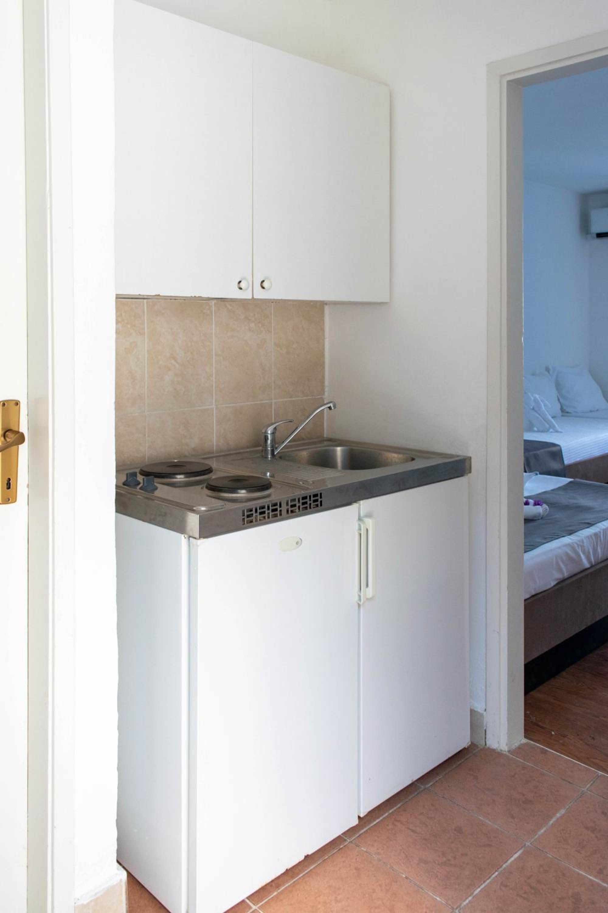 Triple Room with Balcony with Sea View - Annex  - Photo 32