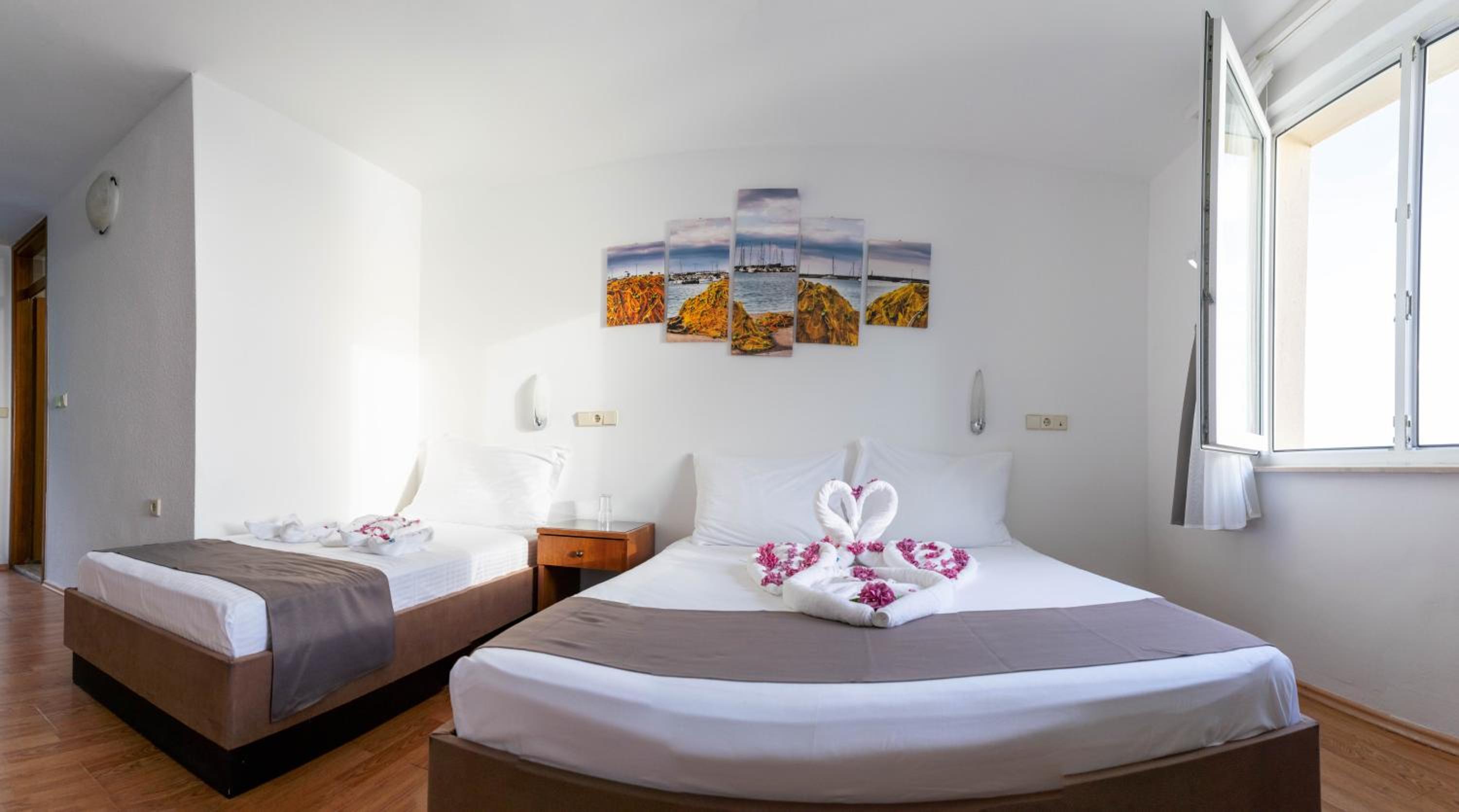 Standard Room with Sea View - Photo 5
