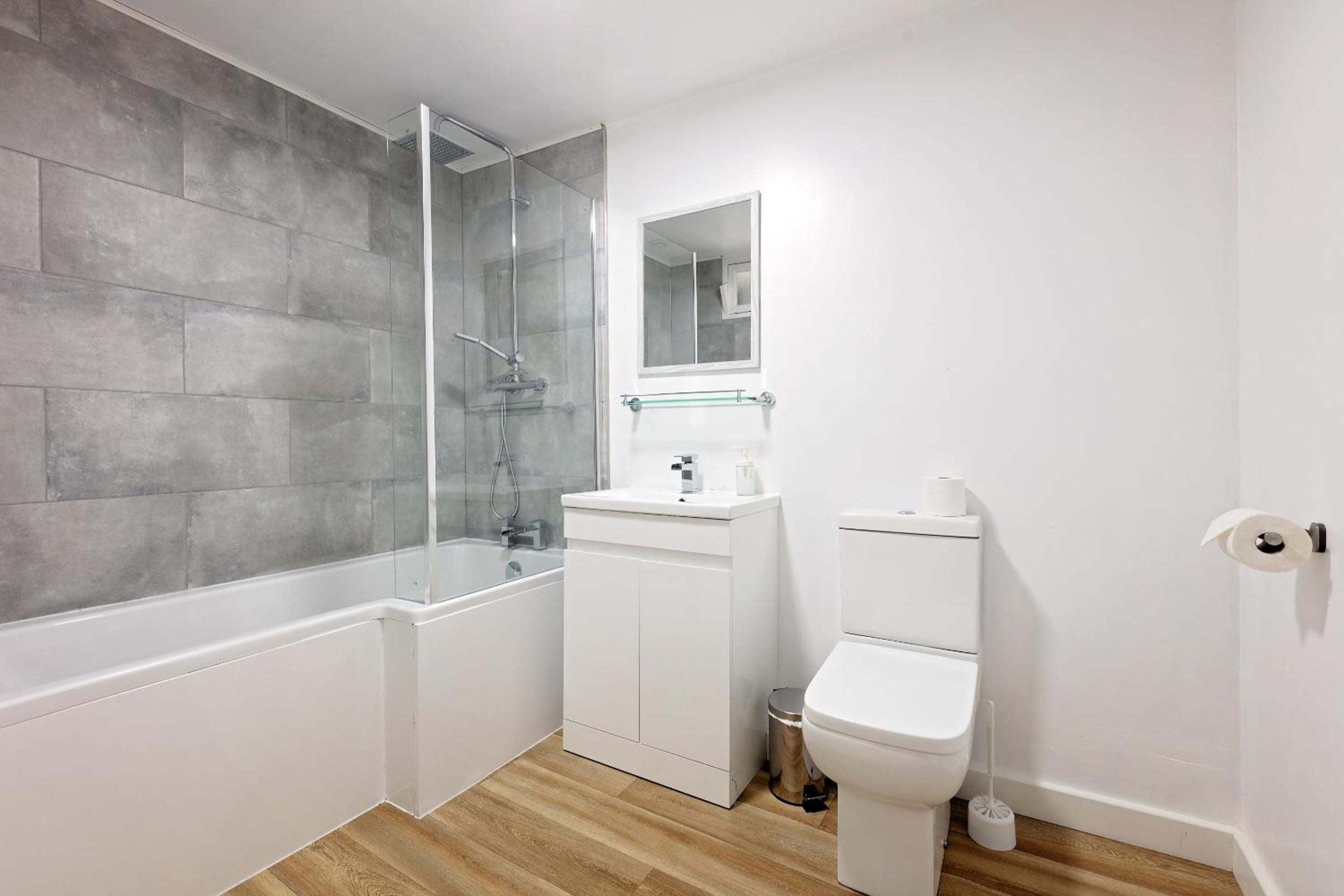 Double Room with Private Bathroom - Photo 4