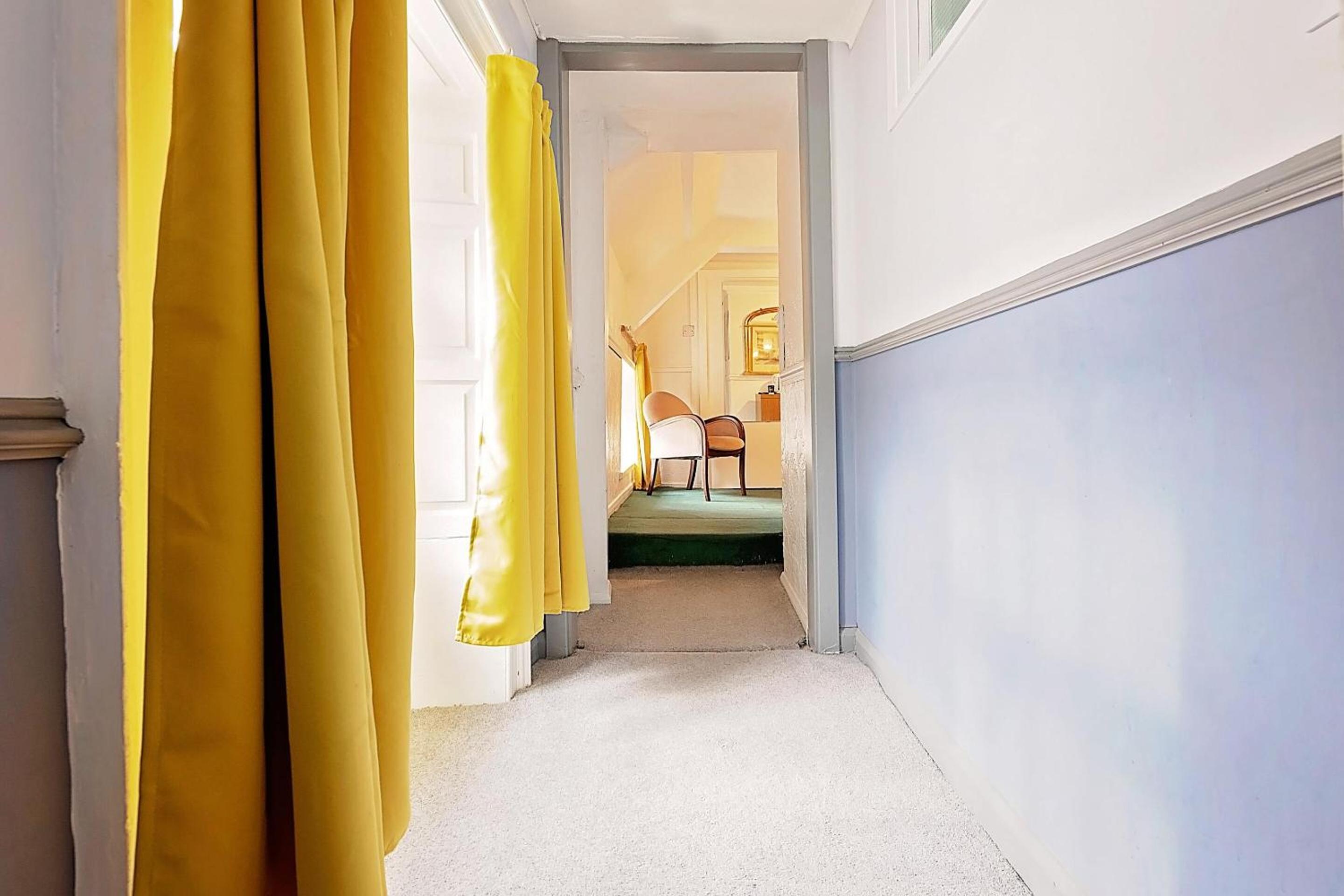 Double Room with Private Bathroom - Photo 6