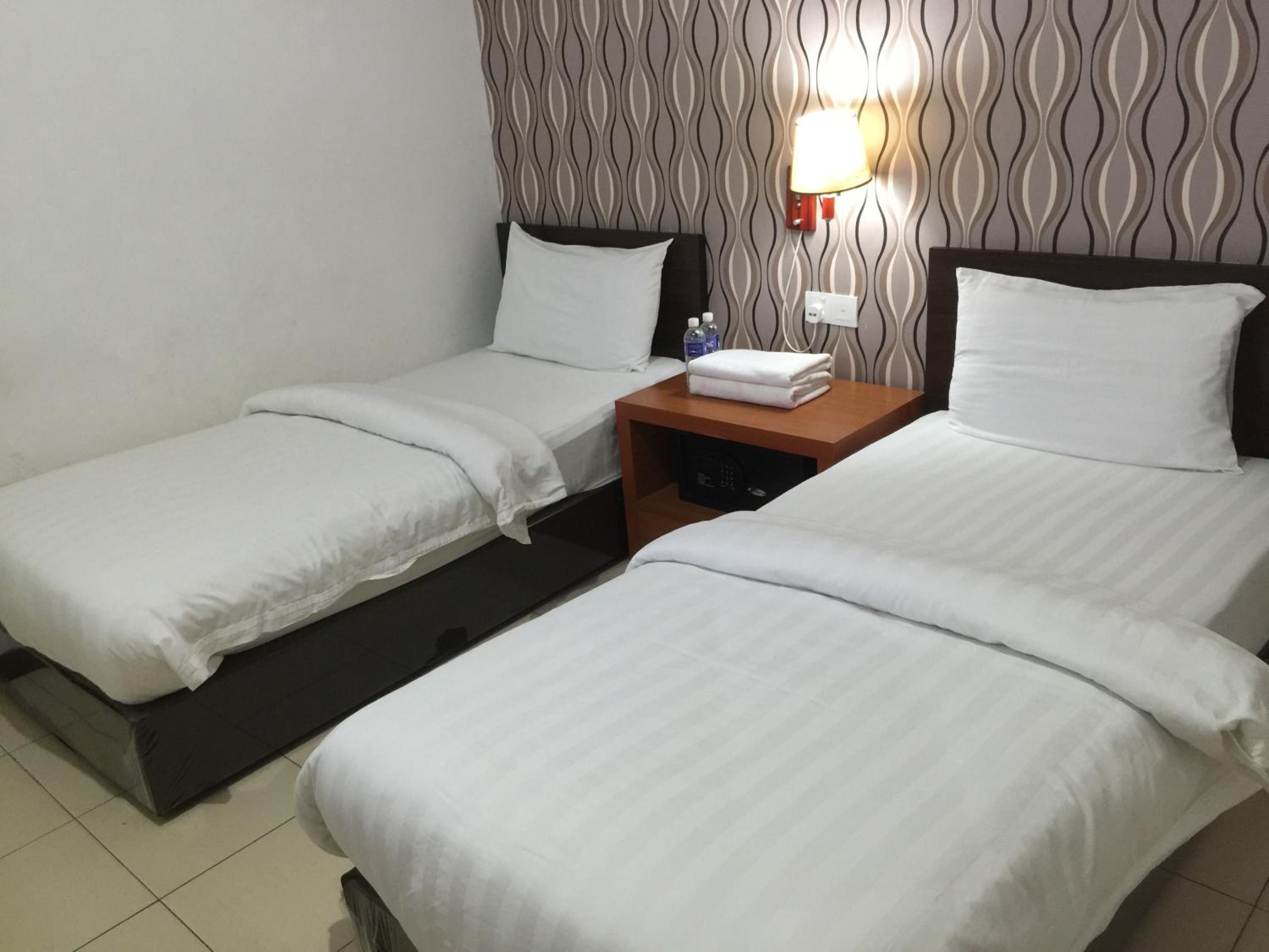 Deluxe Double or Twin Room - Photo 1