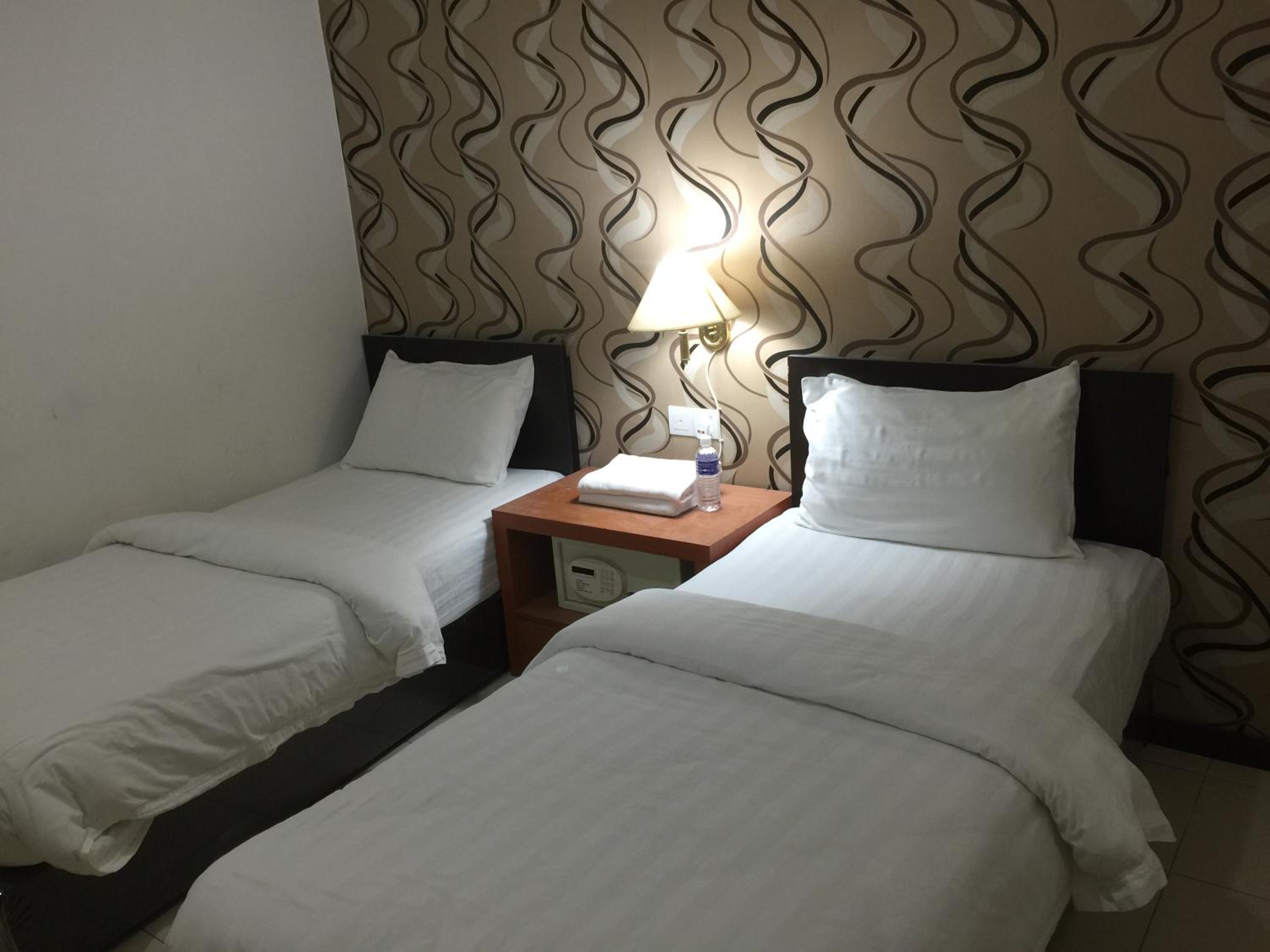 Deluxe Double or Twin Room - Photo 2