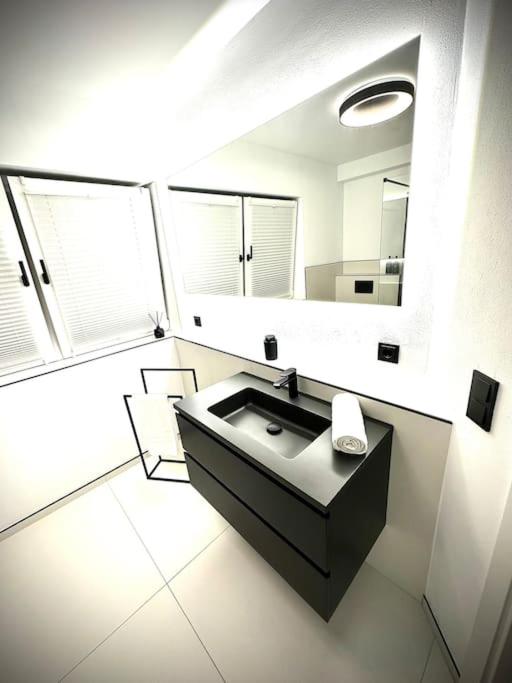 Two-Bedroom Apartment with Balcony photo 3