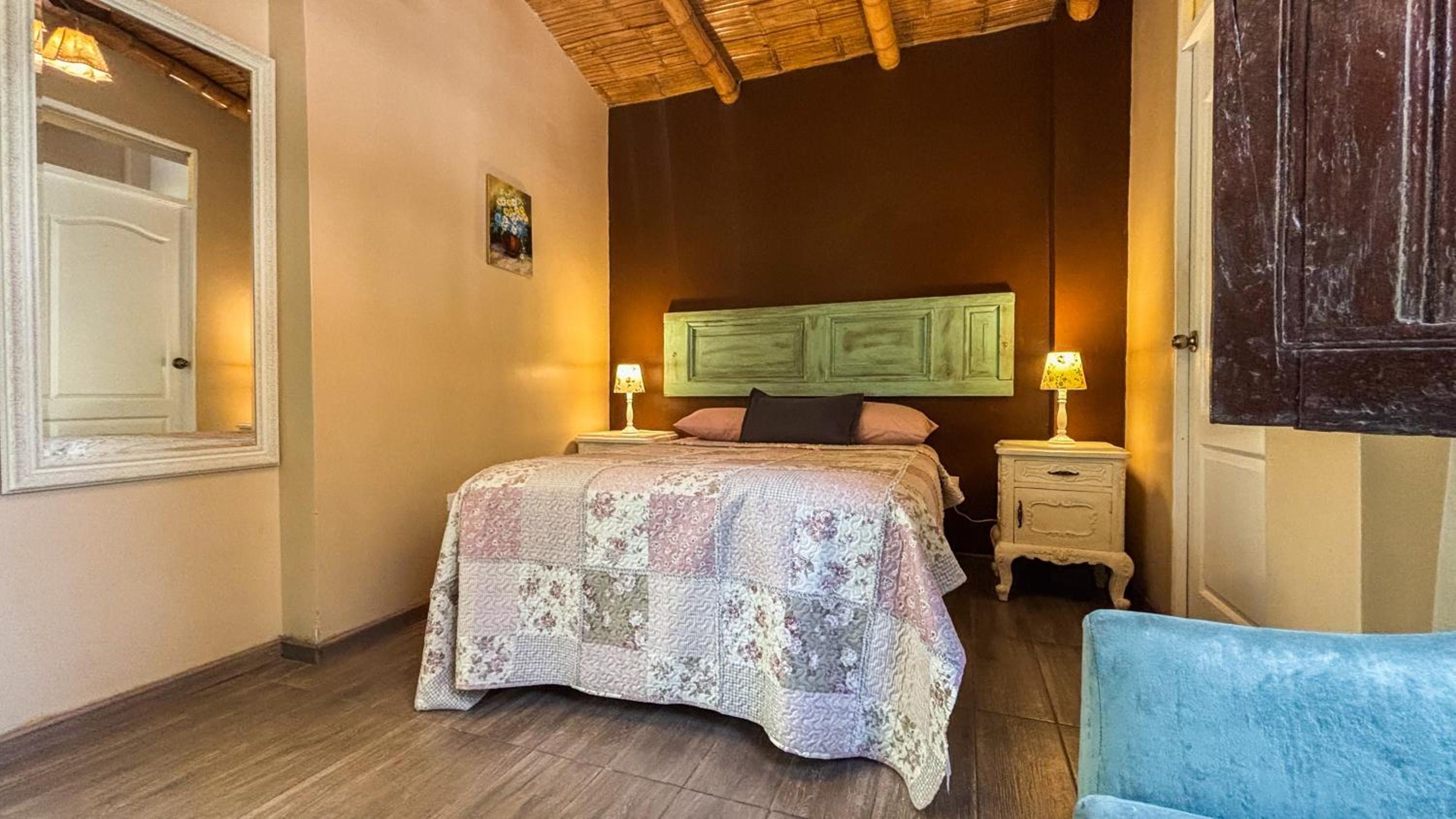 Standard Double Room - Photo 3