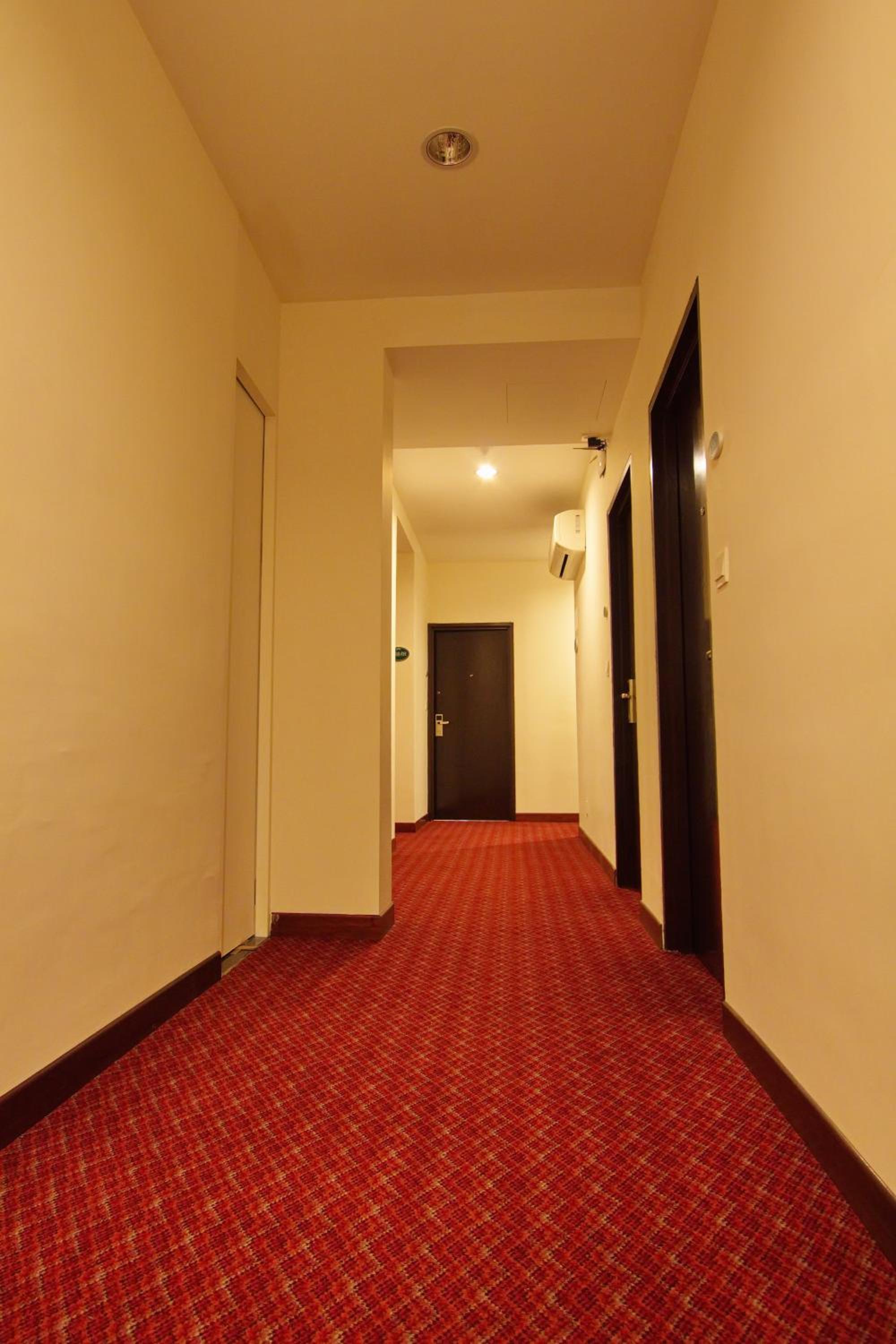Standard King Room photo 1