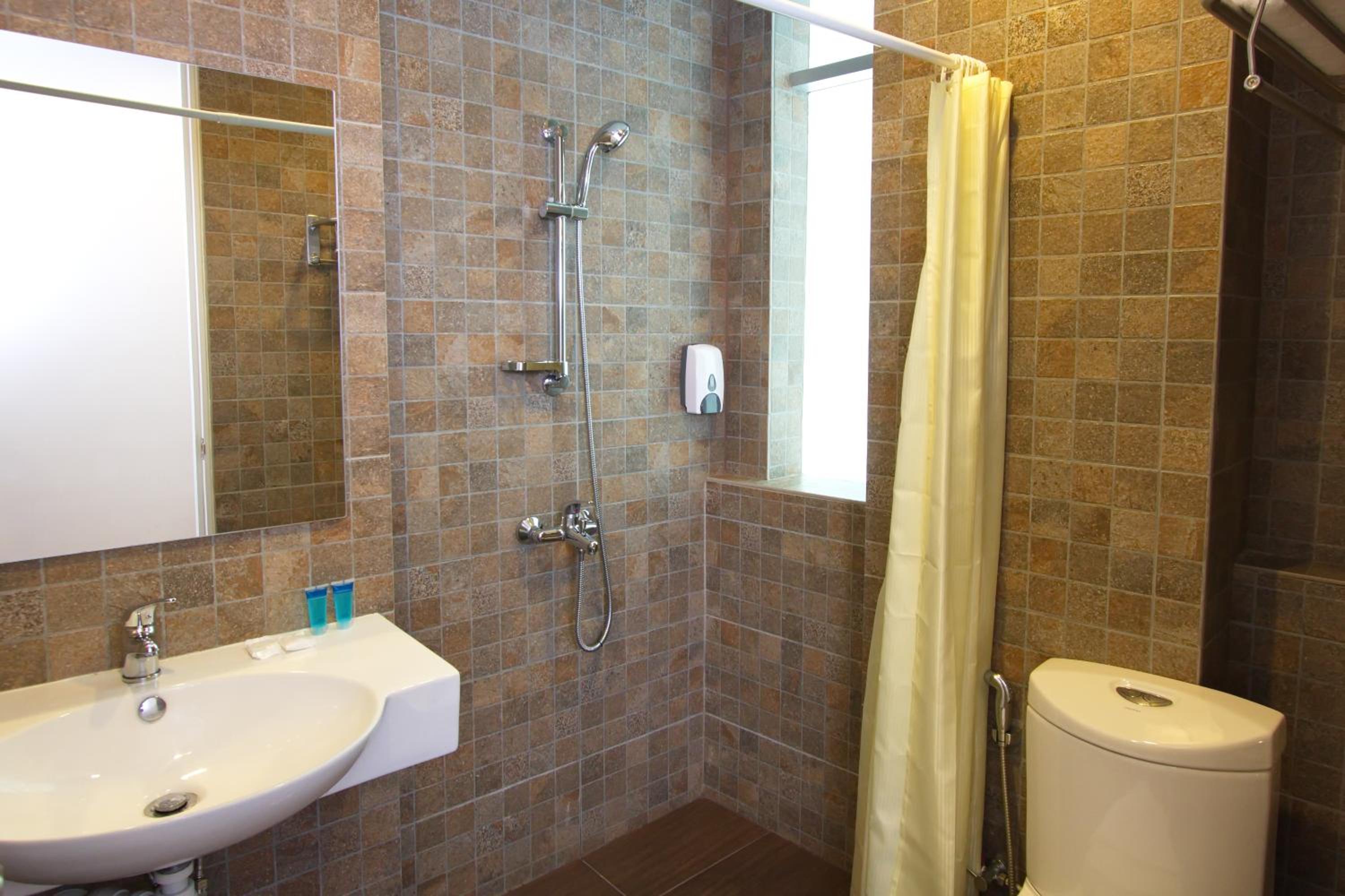 Standard King Room photo 2