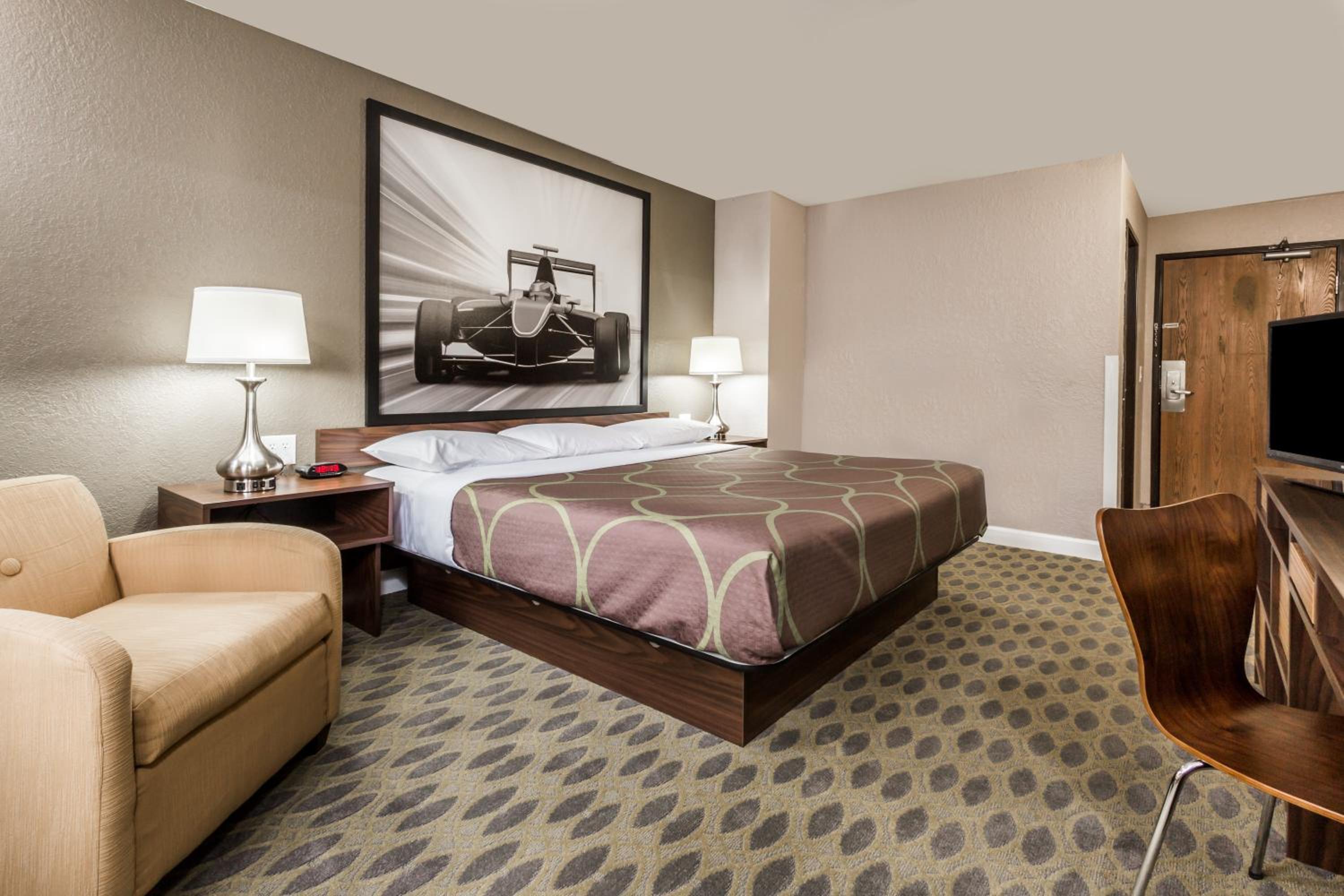 King Room - Non-Smoking photo 2