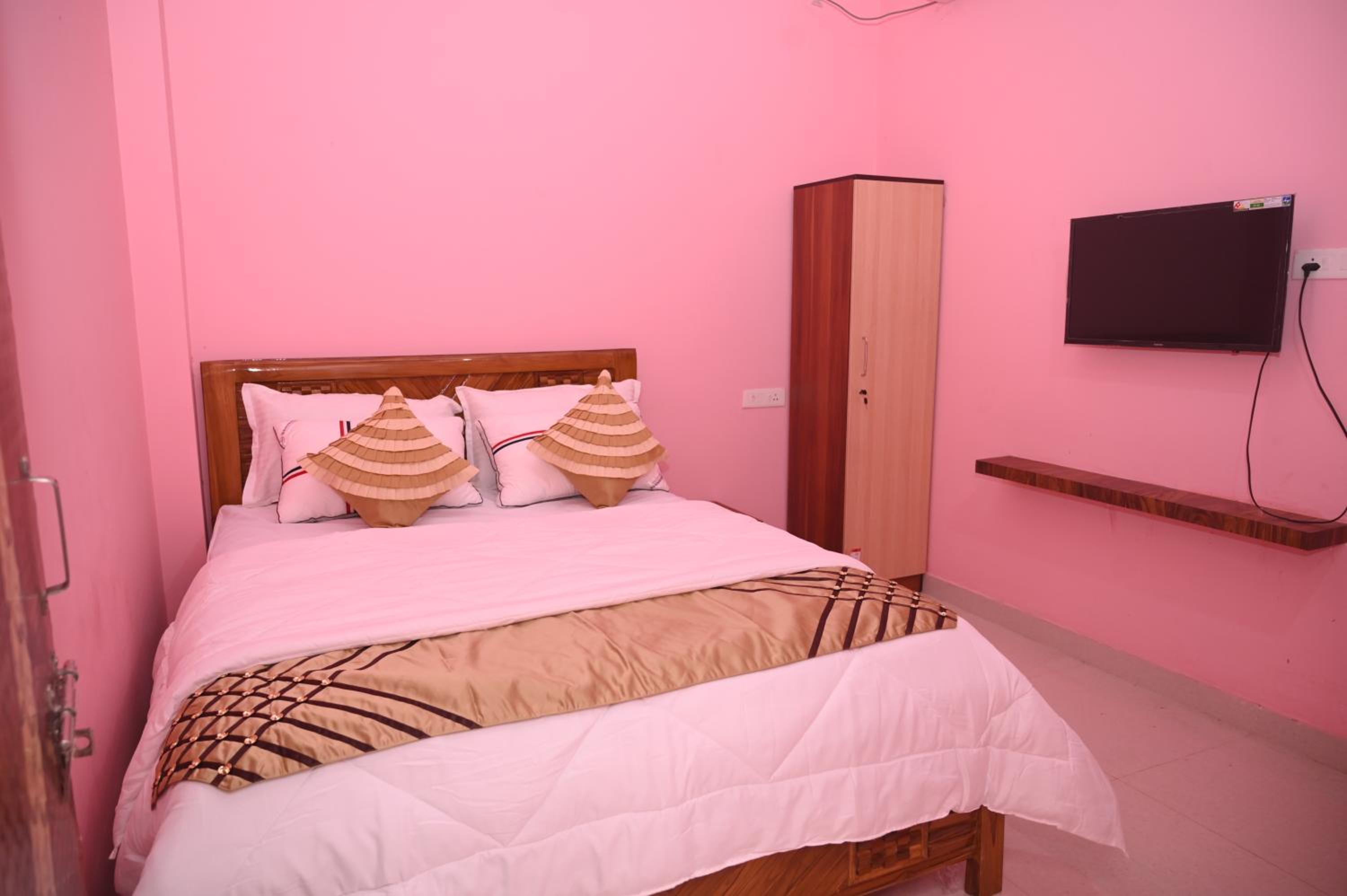 Deluxe Double Or Twin Room photo 2