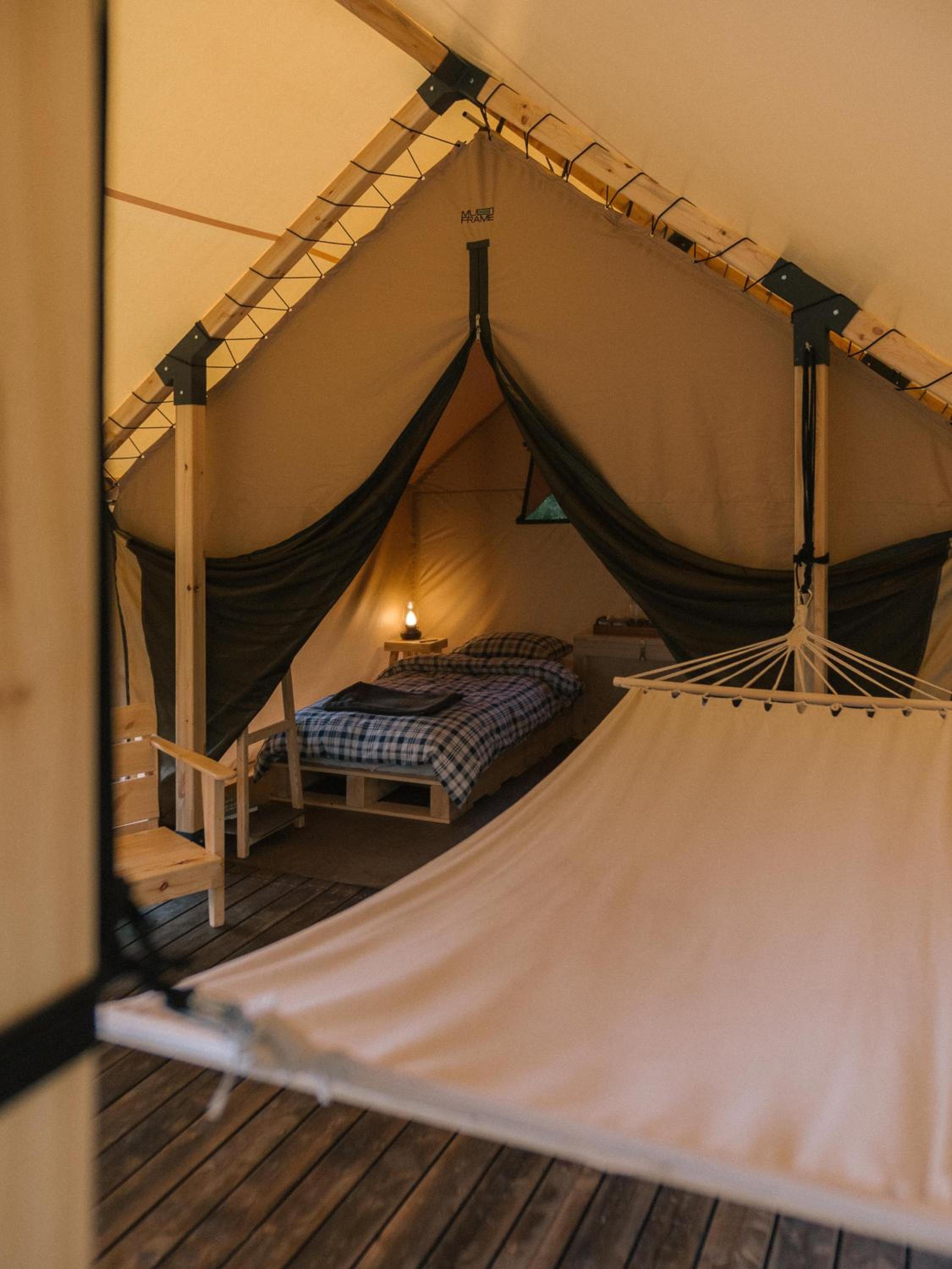 Tent - Photo 2