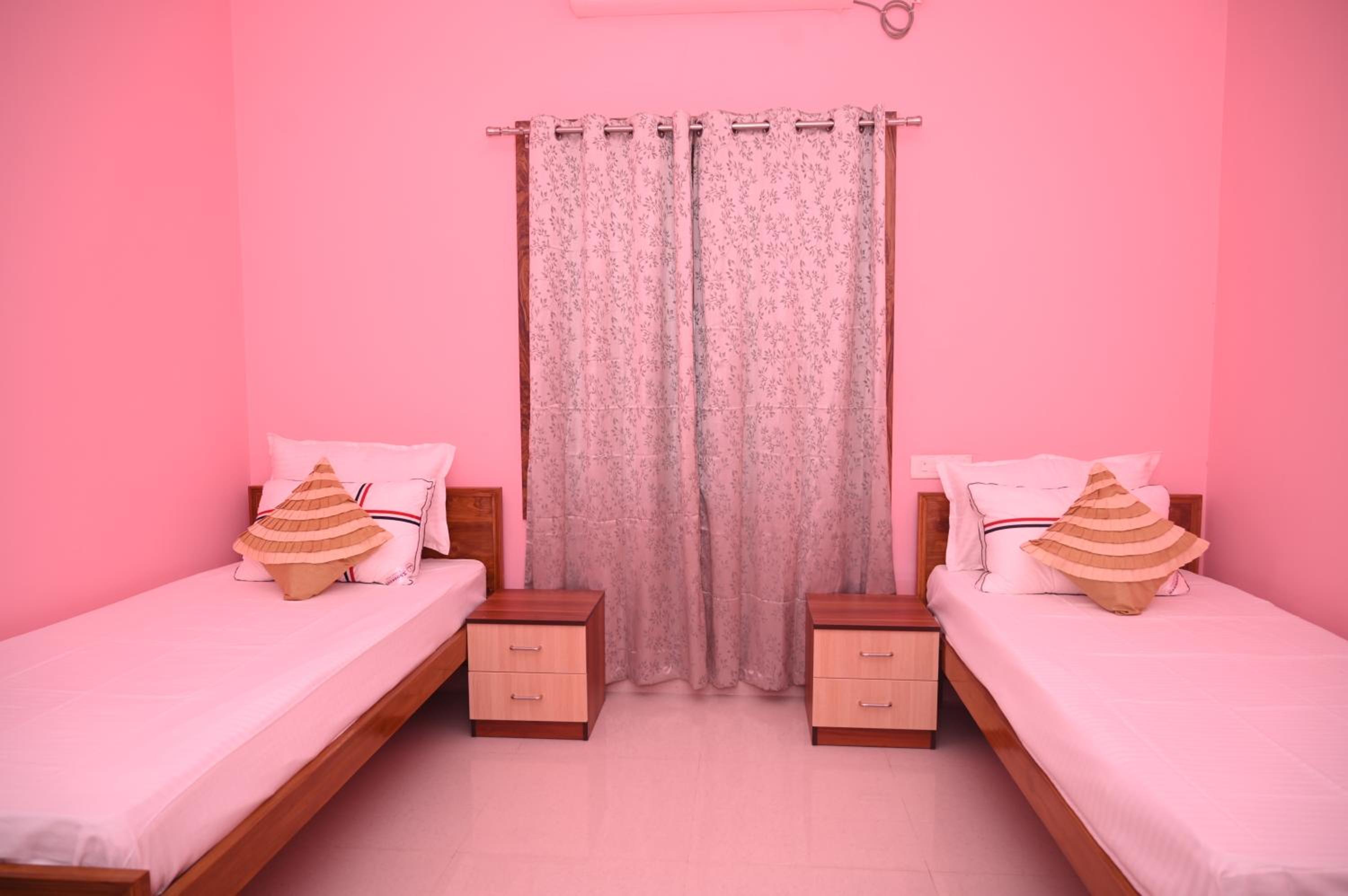 Superior Deluxe Double Or Twin Room  photo 2