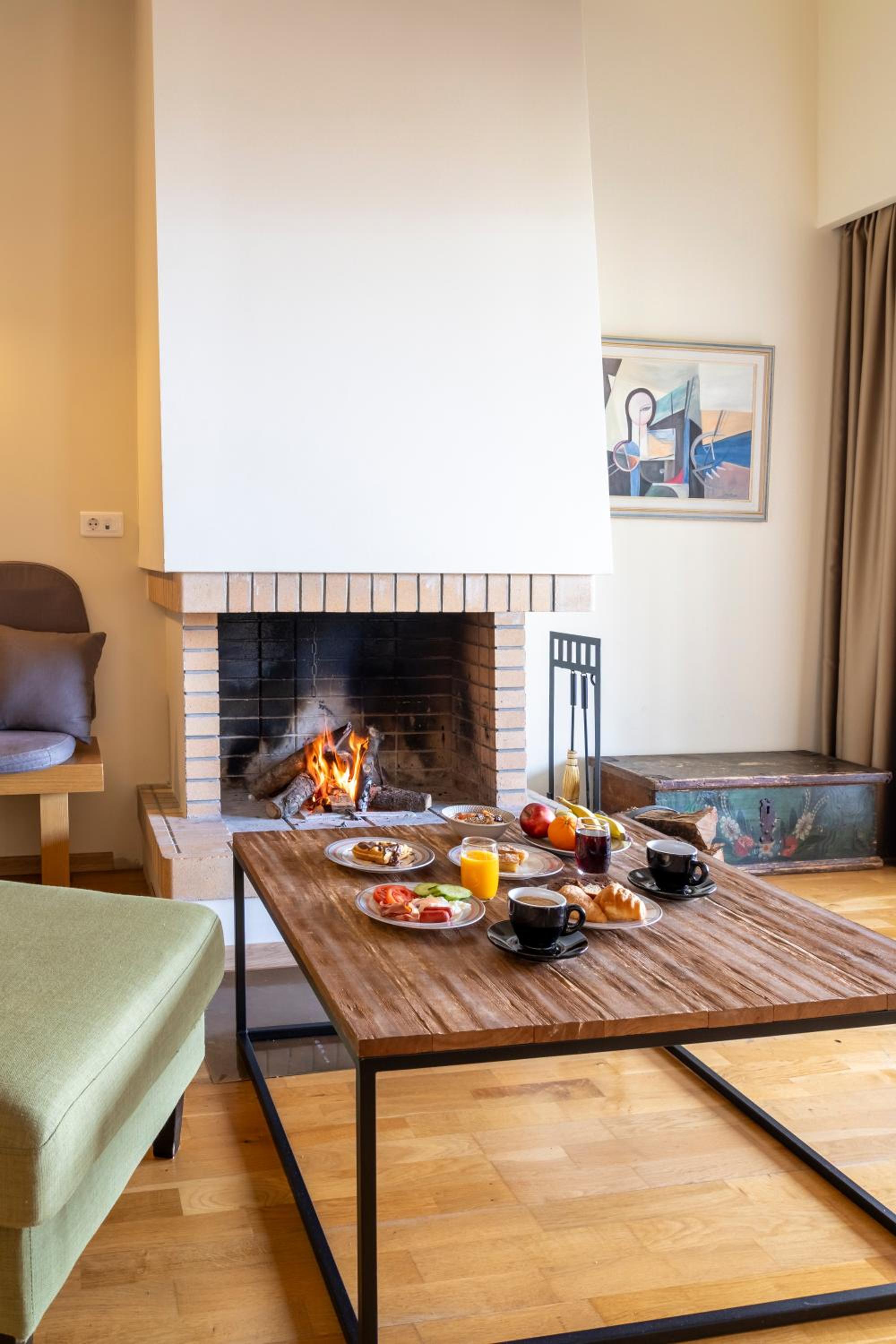 Executive Family Suite - Photo 4
