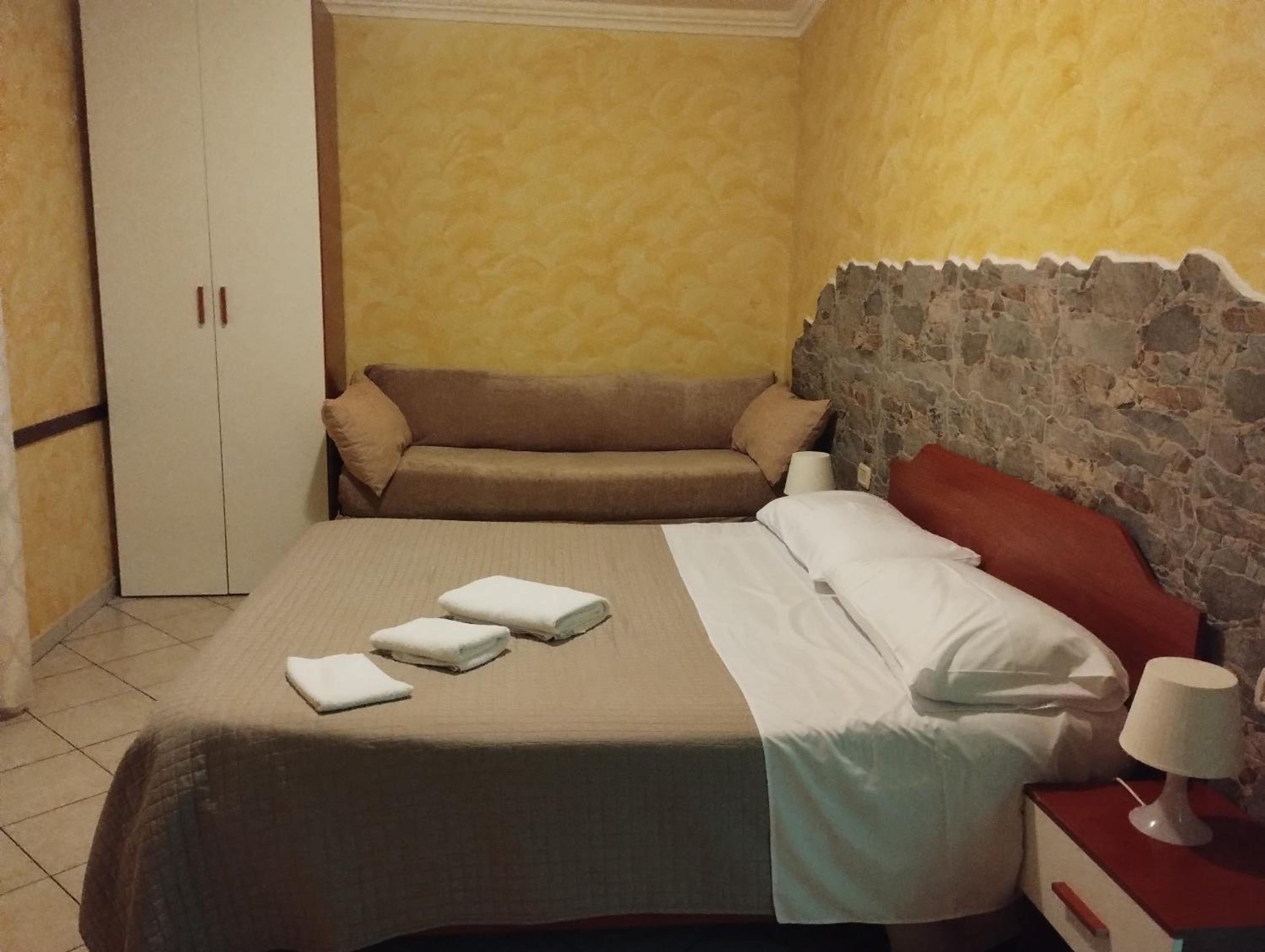 Classic Quadruple Room photo 2