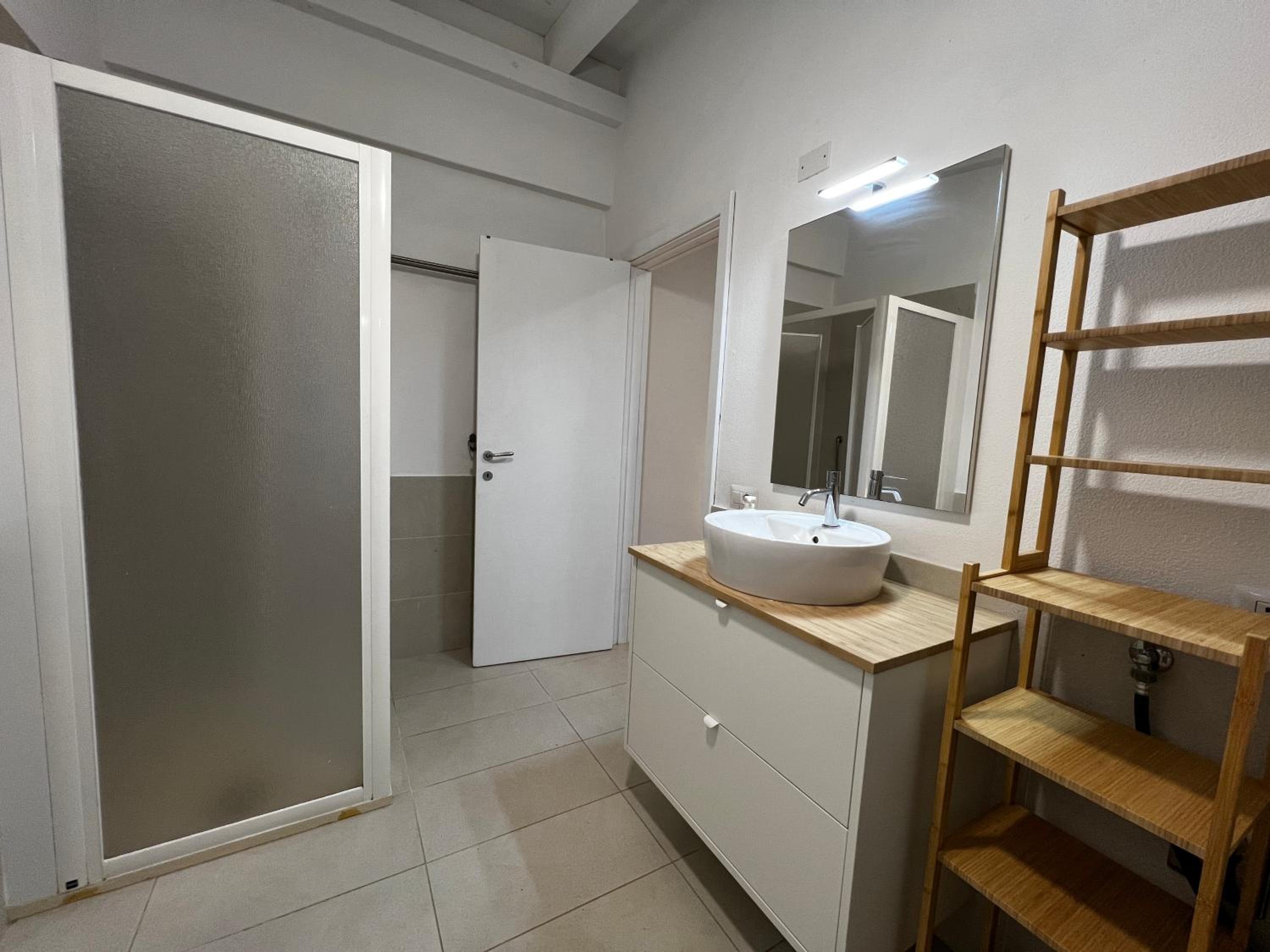 One-Bedroom Apartment with Garden photo 2