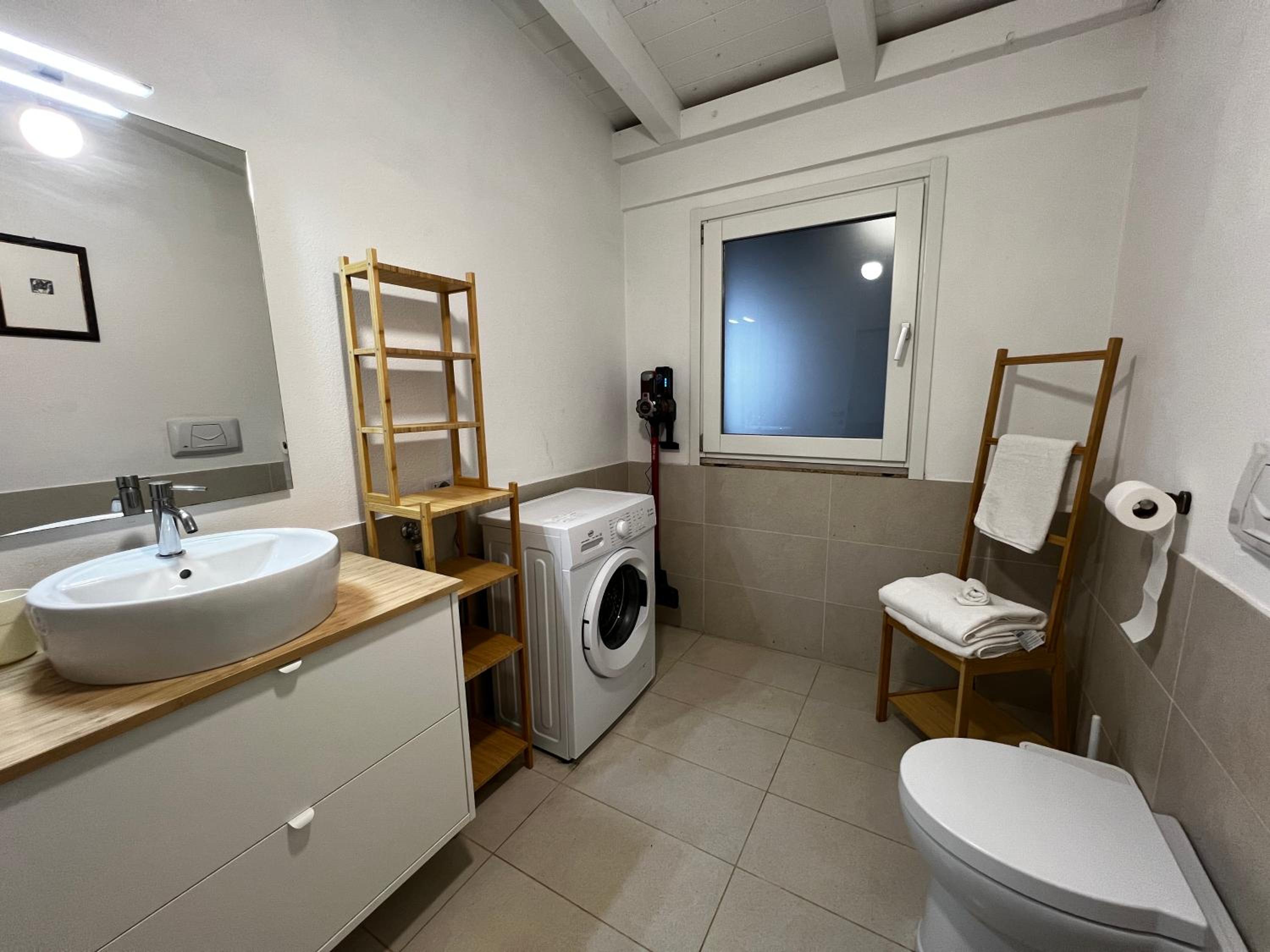 One-Bedroom Apartment with Garden photo 3