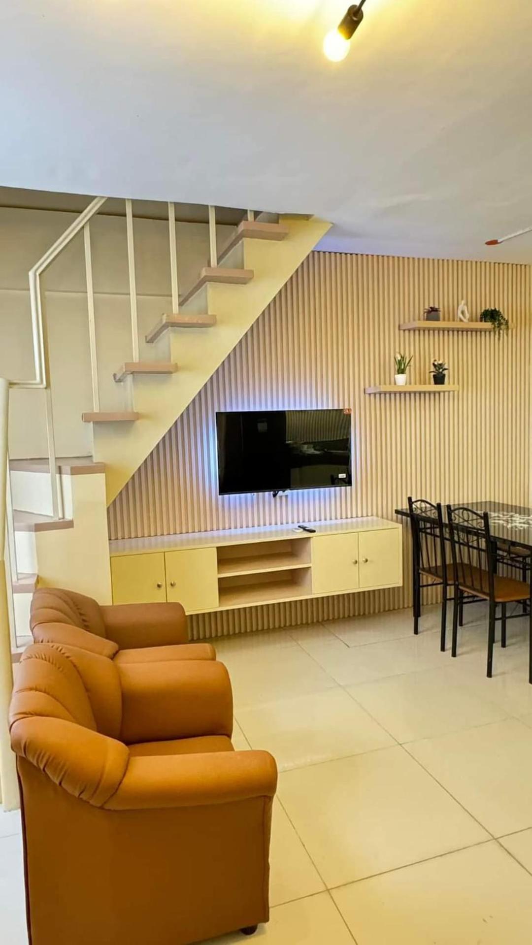 Three-Bedroom Apartment photo 1