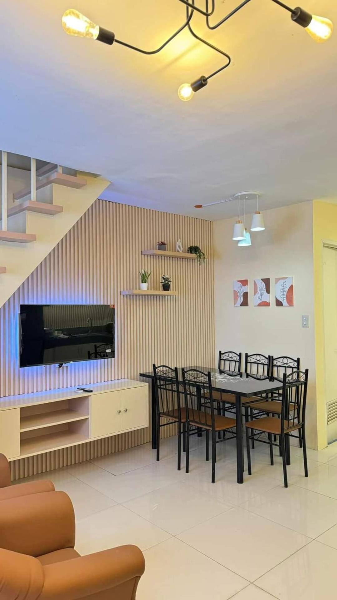 Three-Bedroom Apartment photo 2