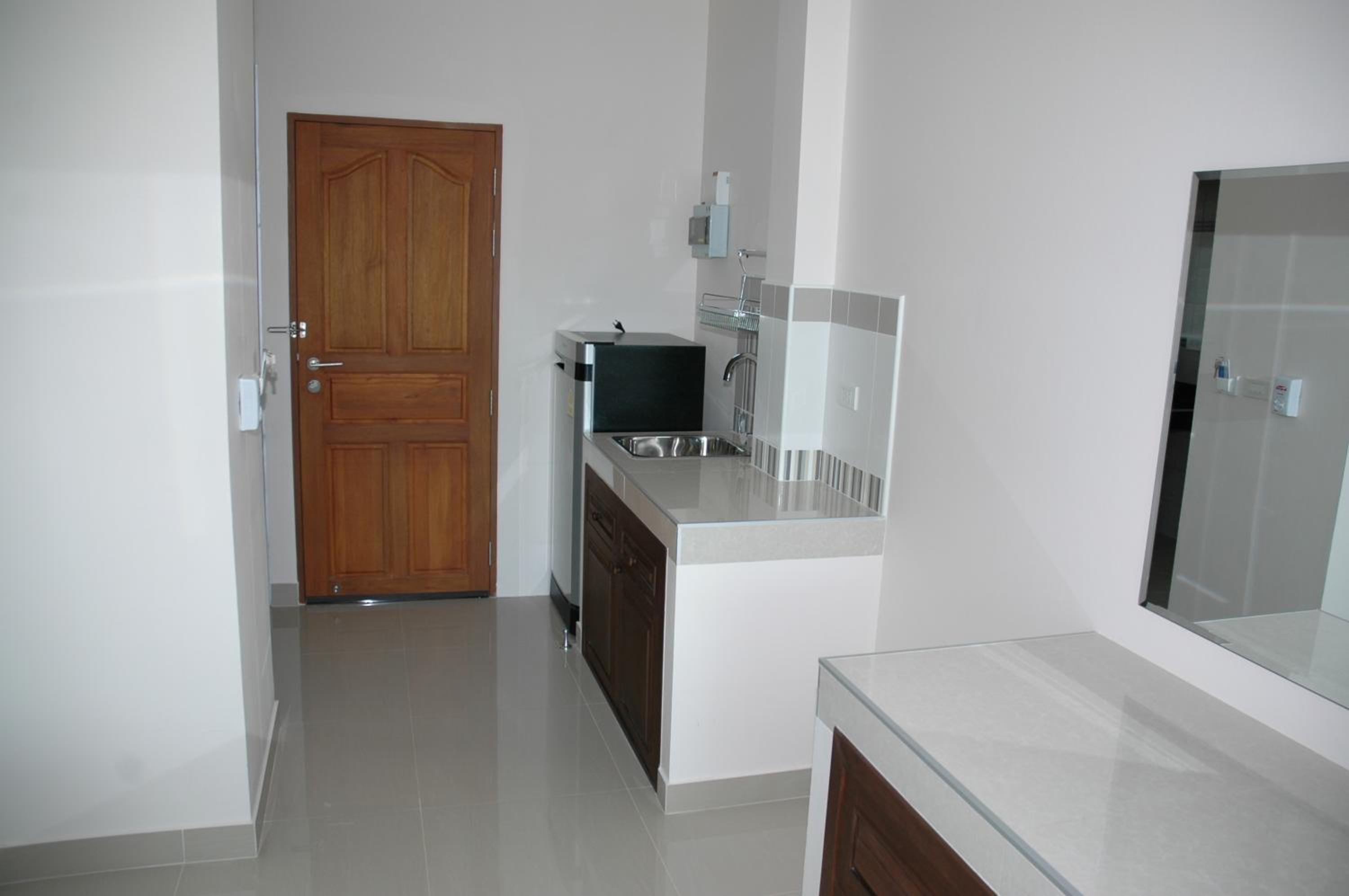 Deluxe King Room - Photo 3