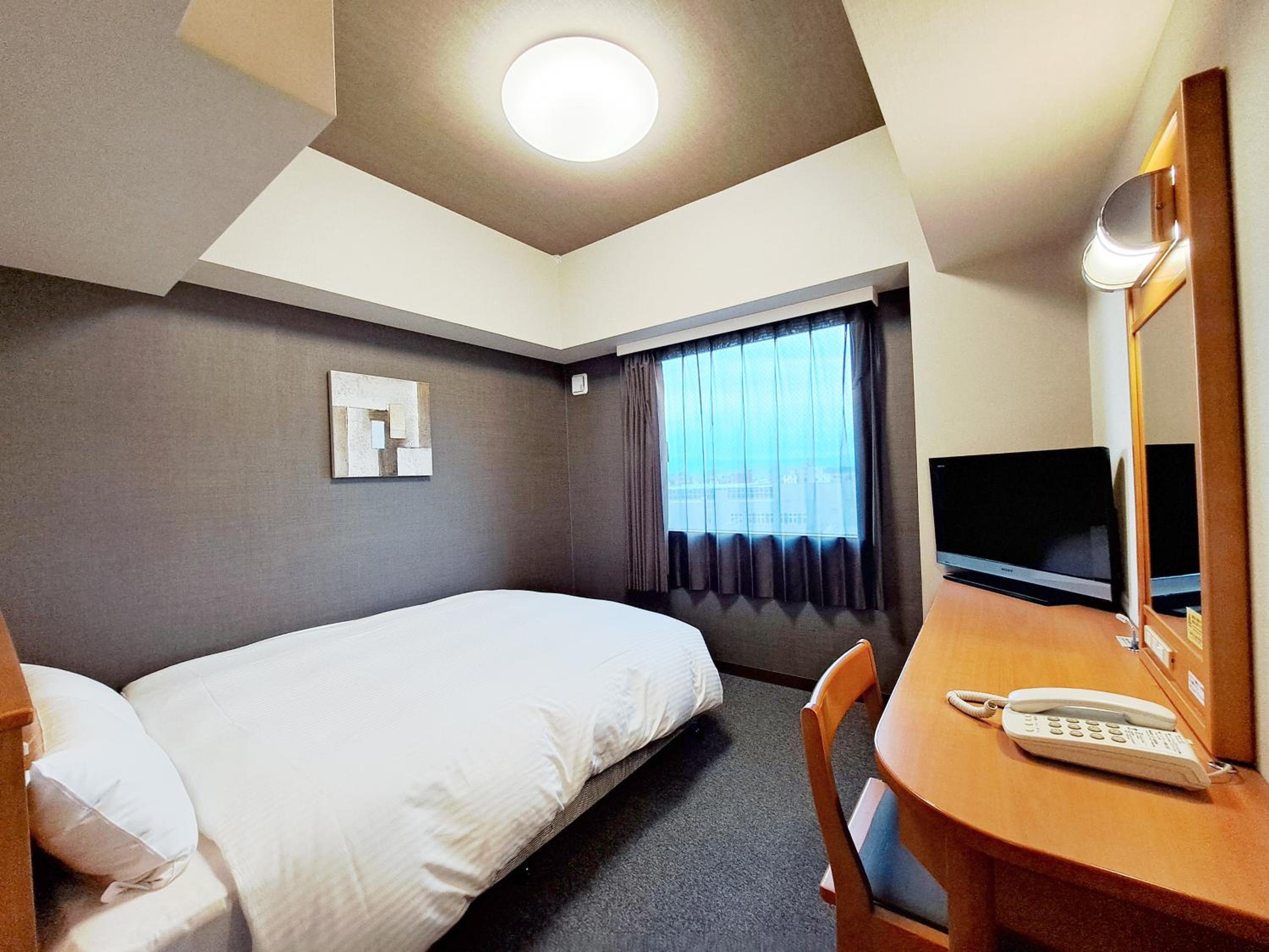 Double Room with Small Double Bed – Smoking  - Photo 12