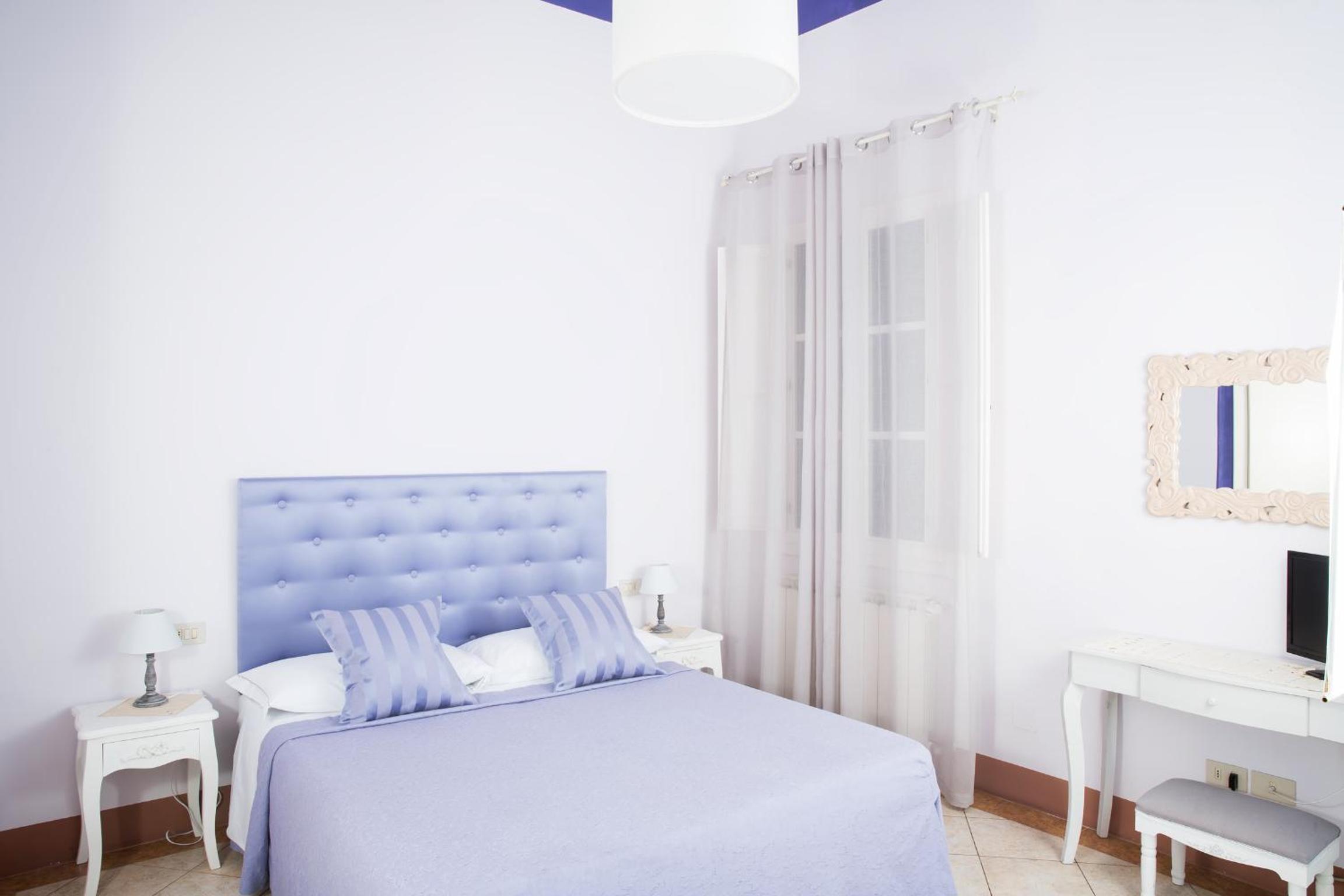 Double or Twin Room with Private Bathroom photo 1