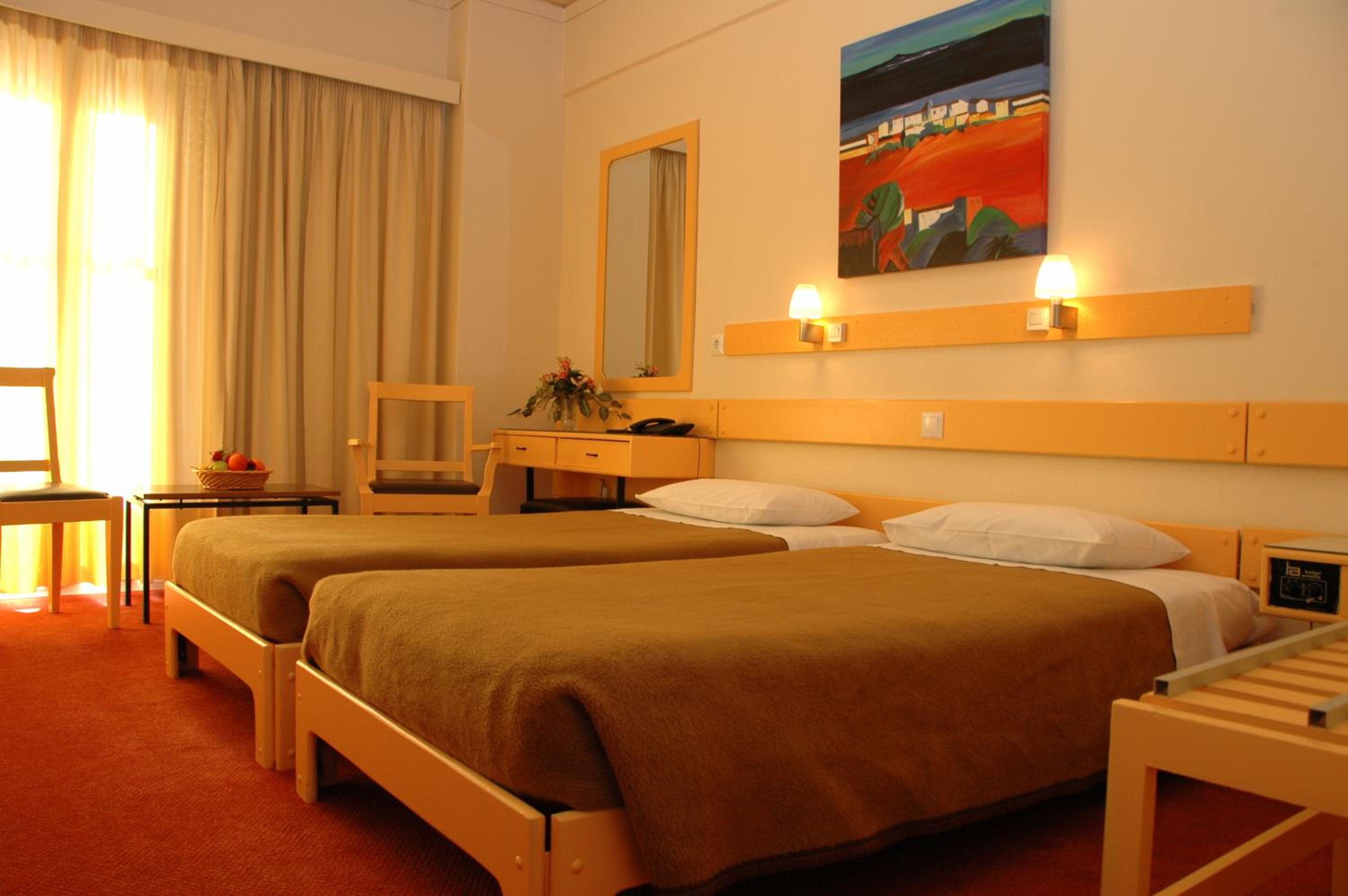 Twin Room - Photo 1