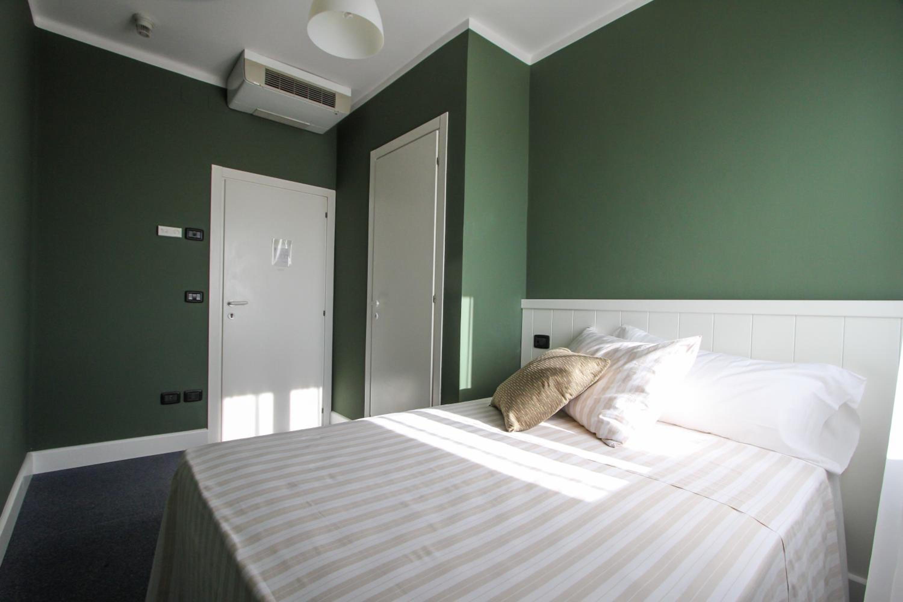 Single Room photo 1