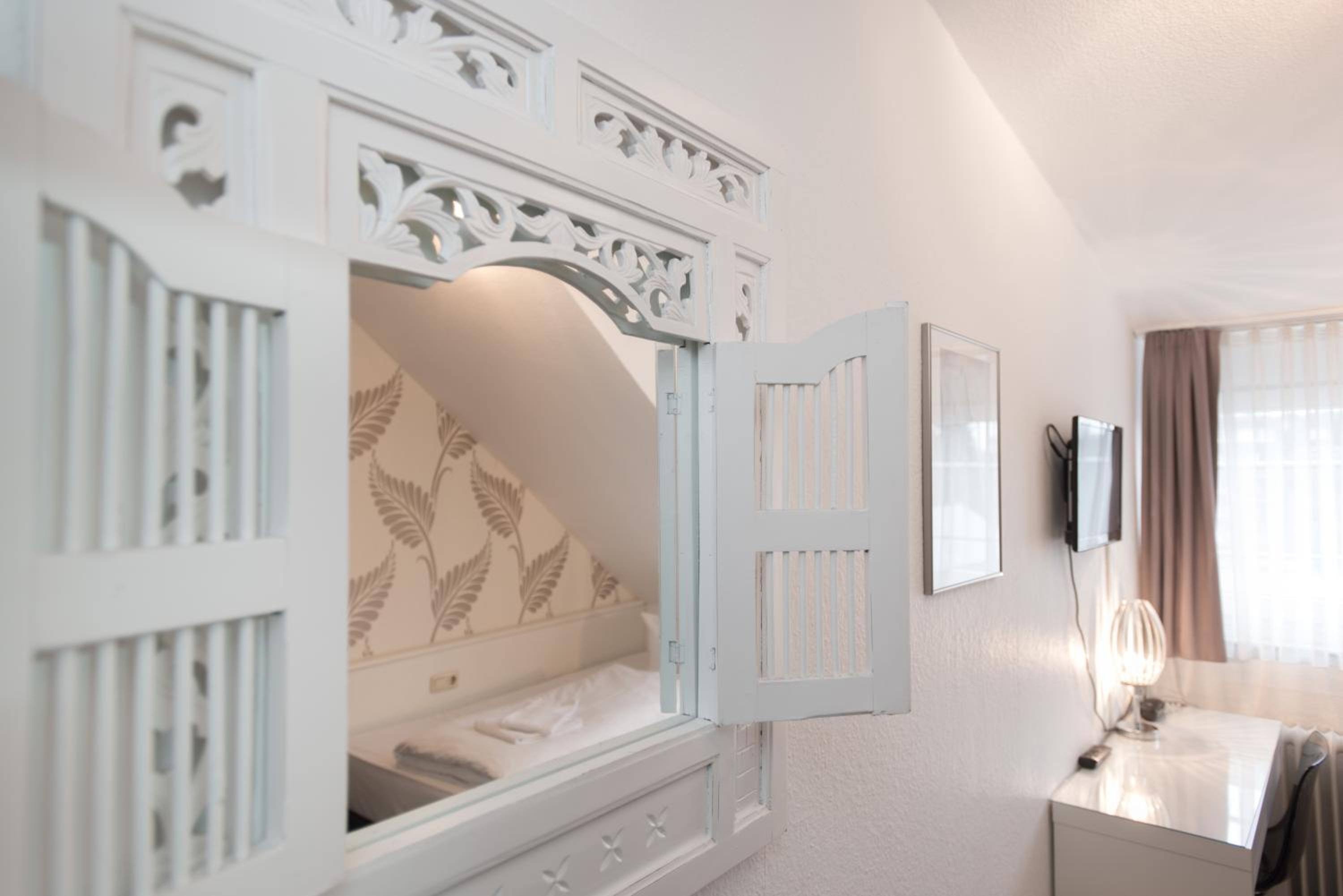Double Room - Photo 12