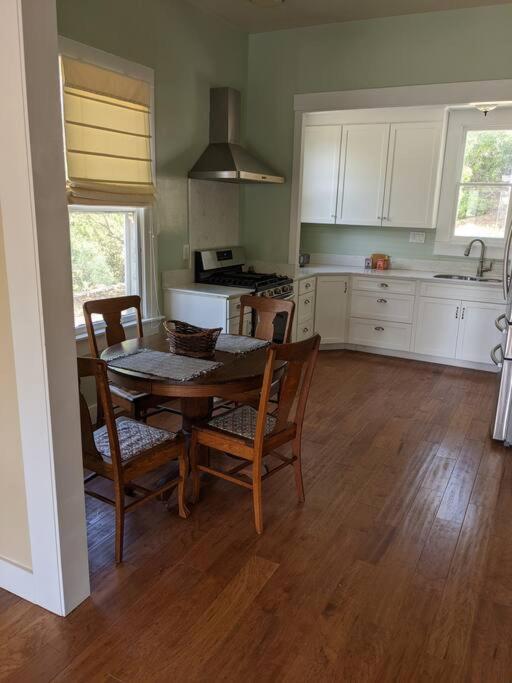 Two-Bedroom House photo 2
