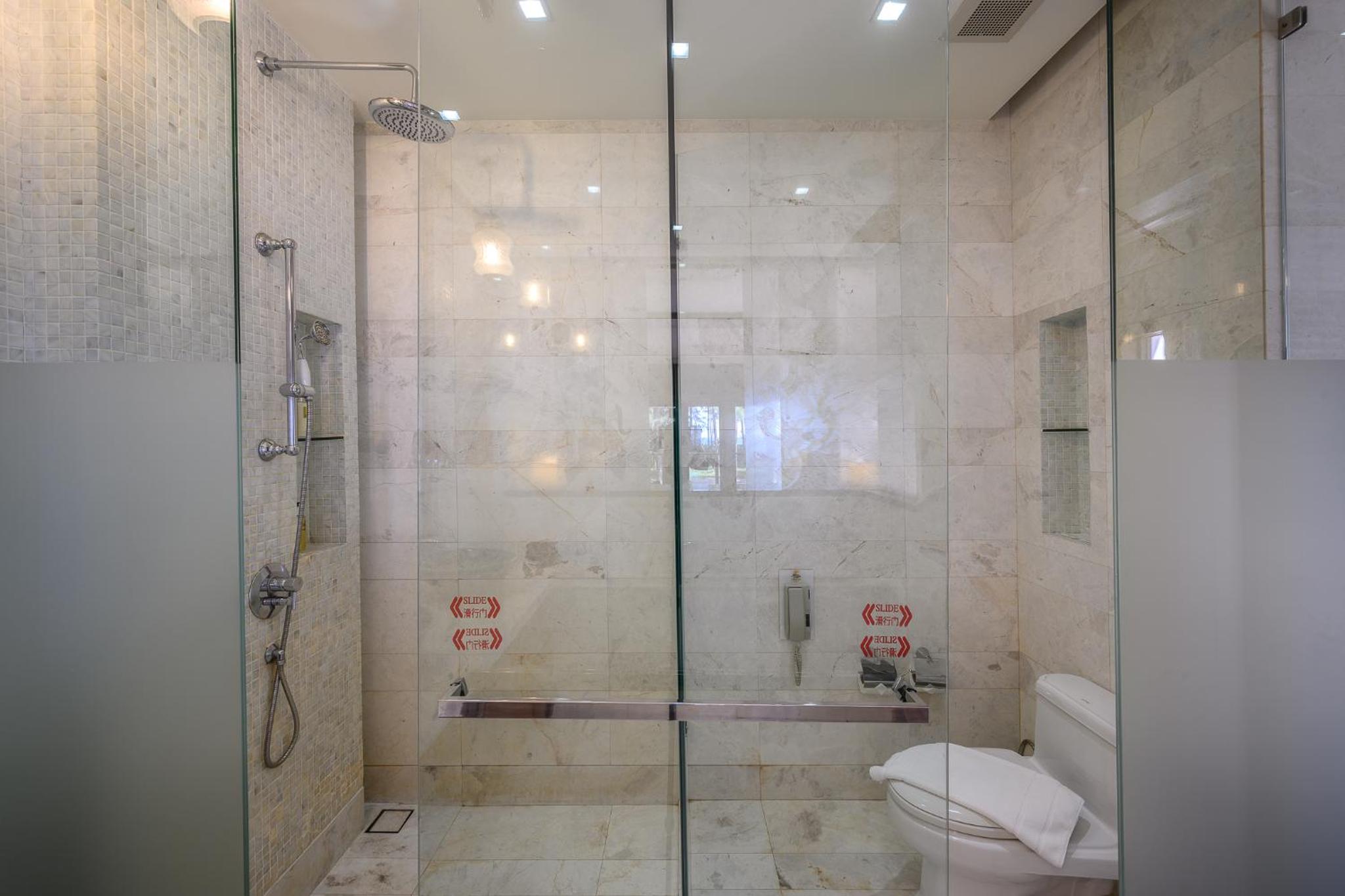 Villa with Private Pool - Photo 27
