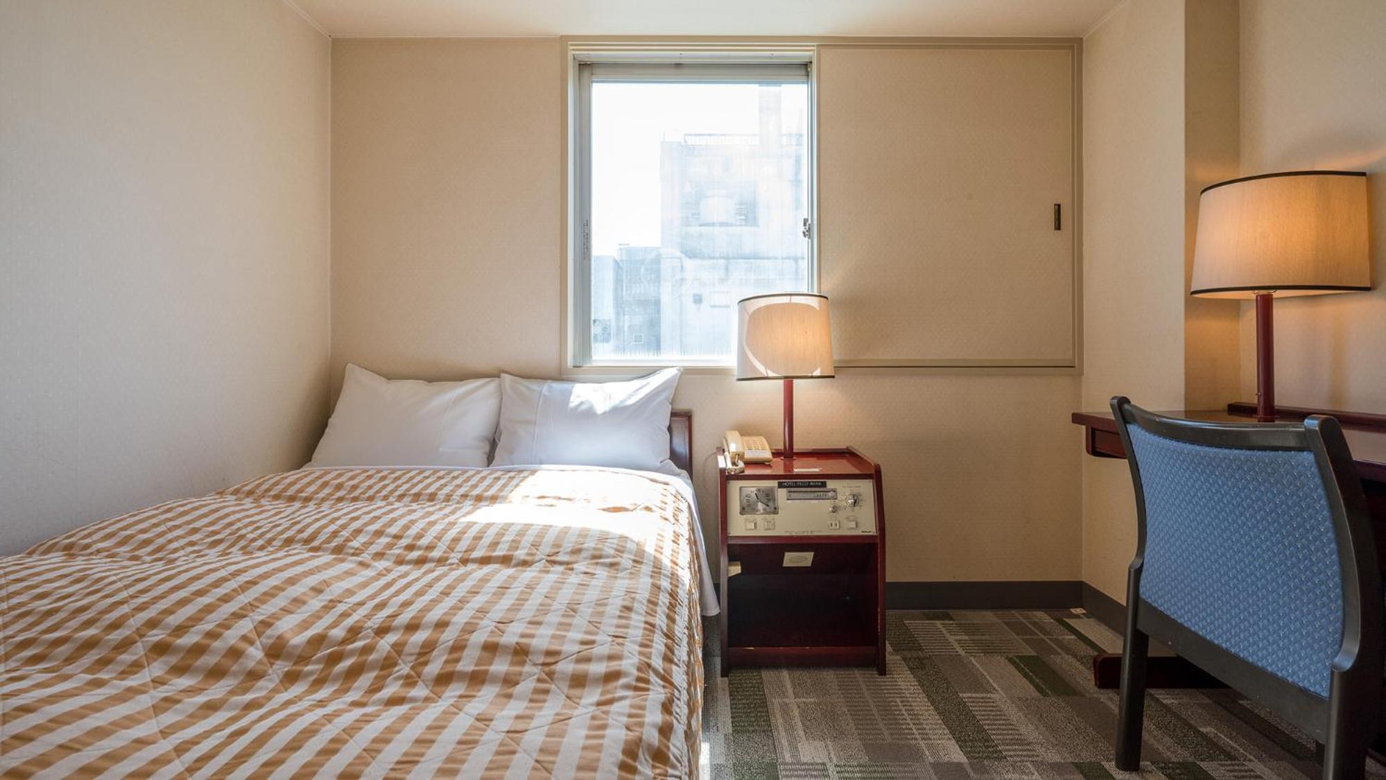 Double Room with Small Double Bed - Smoking photo 2