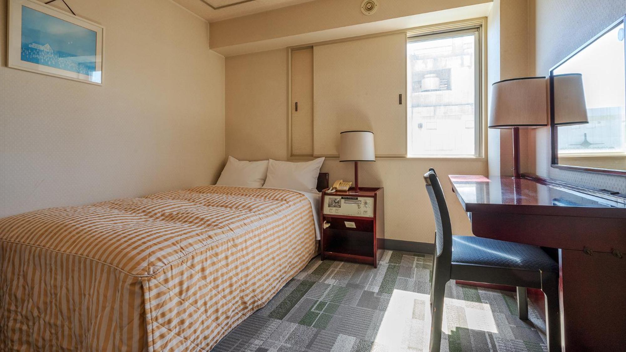 Double Room with Small Double Bed - Smoking photo 1