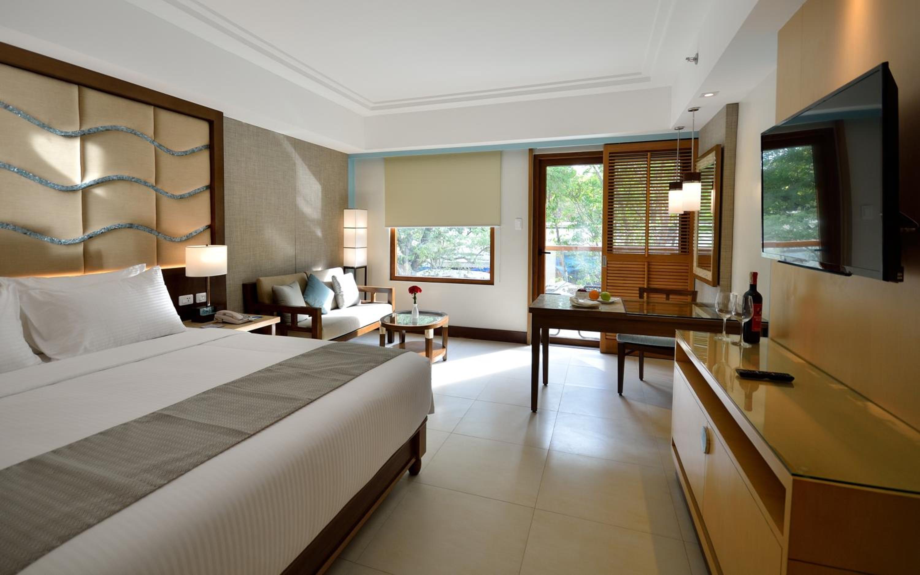 Deluxe Room - Photo 5