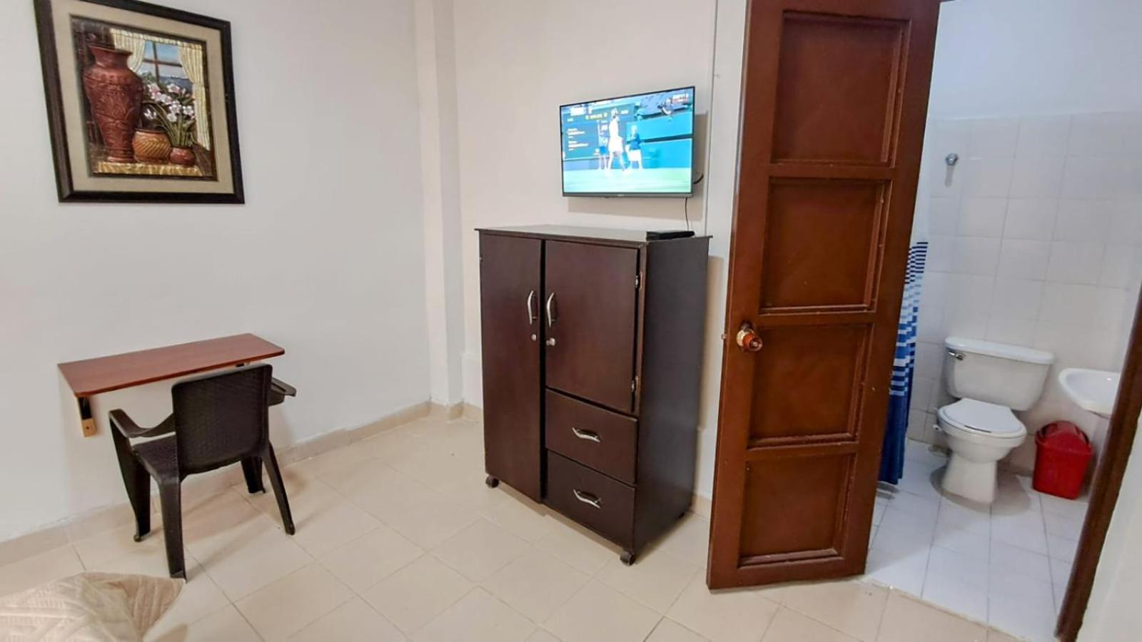 Standard Queen Room