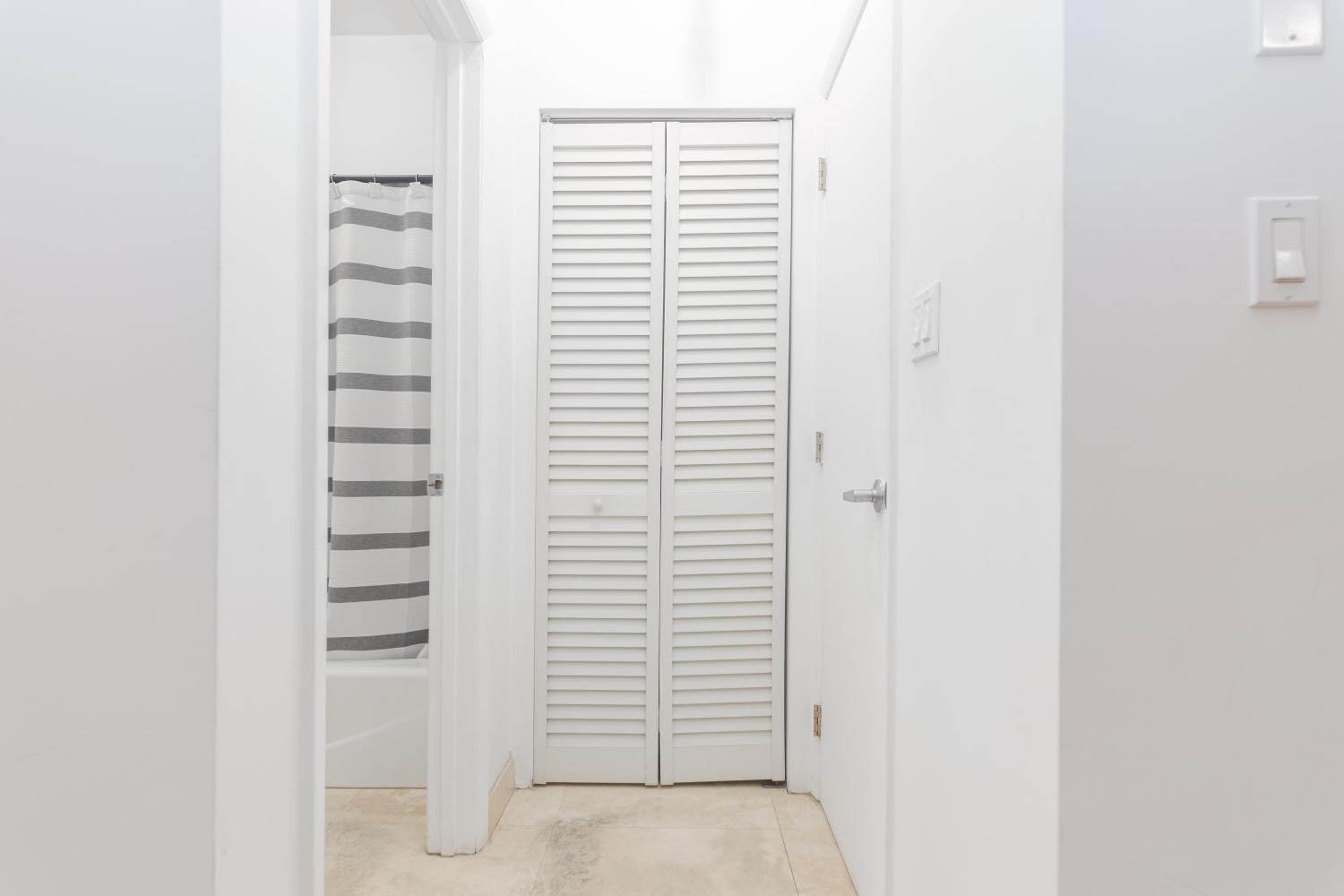 Studio Apartment photo 2