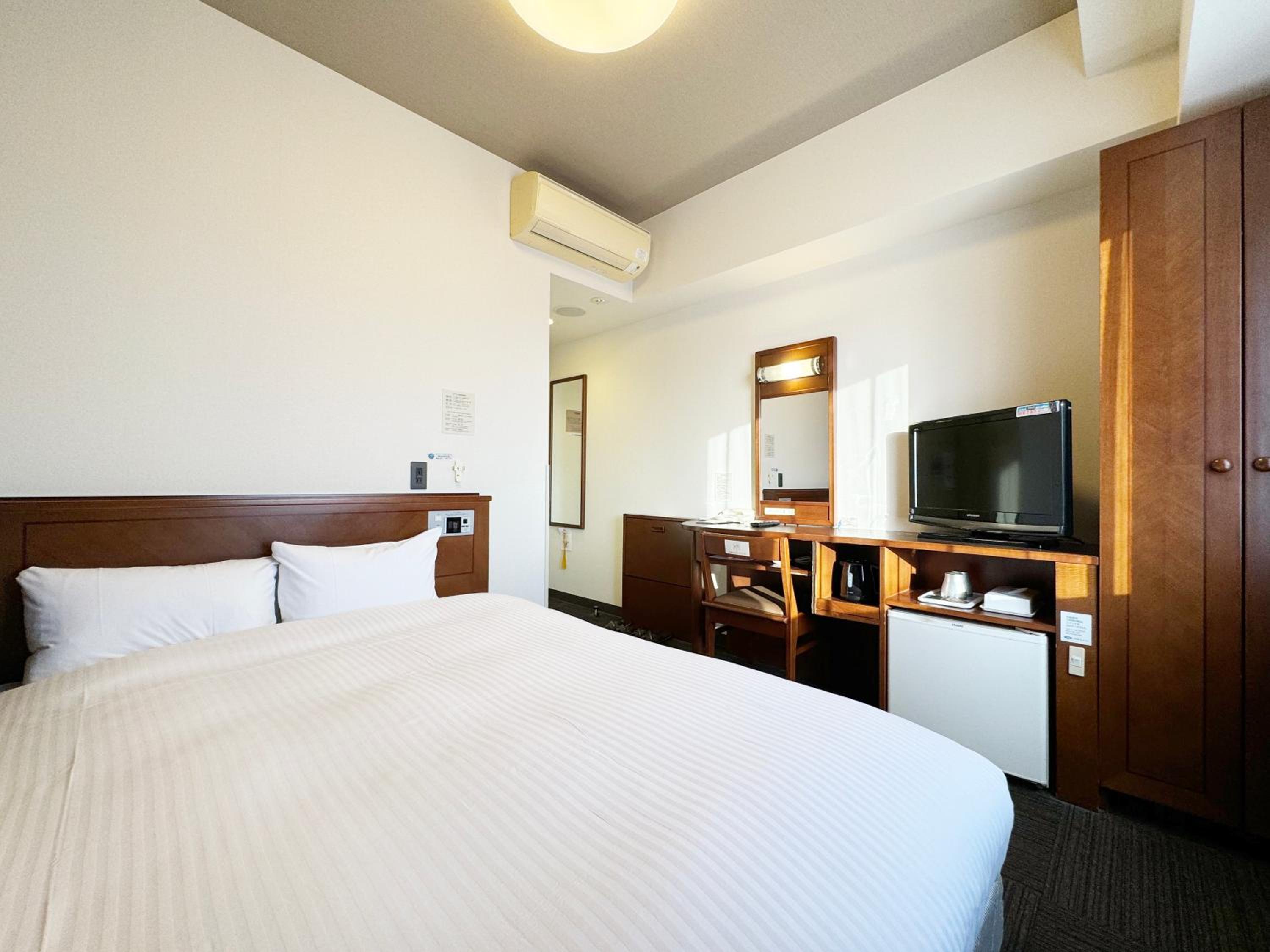Double Room with Small Double Bed - Non Smoking - Photo 1