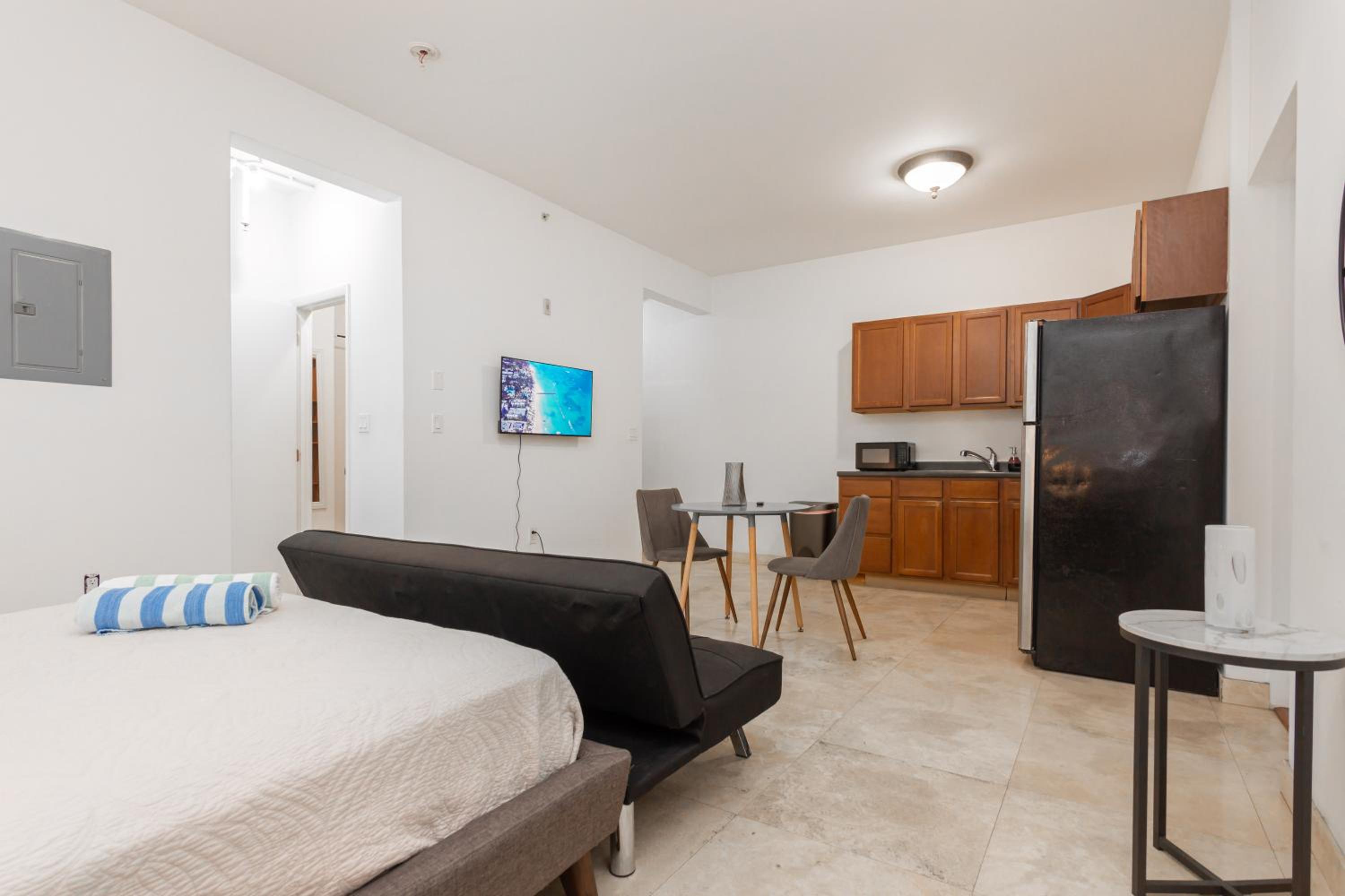 Studio Apartment photo 1