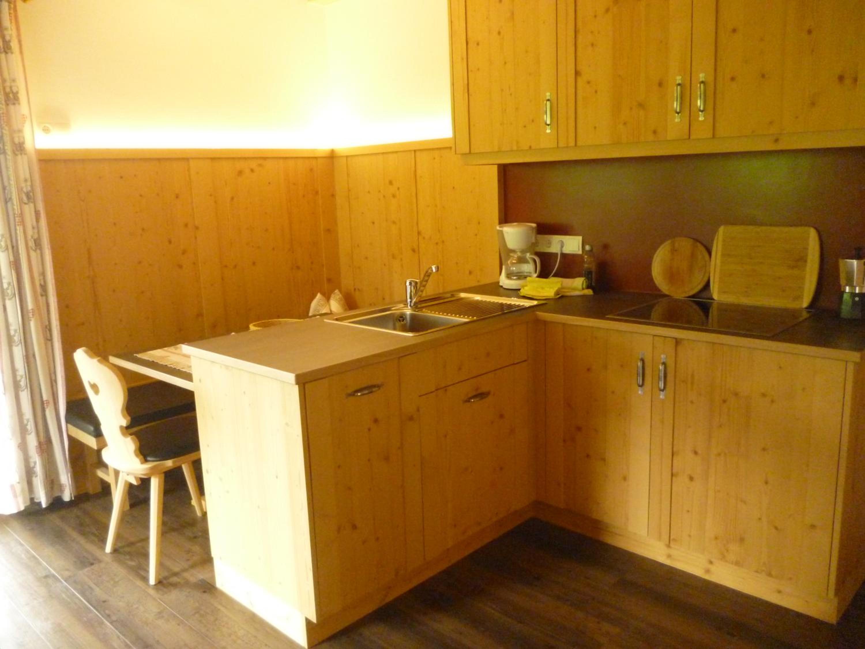 One-Bedroom Apartment with Balcony-David photo 3
