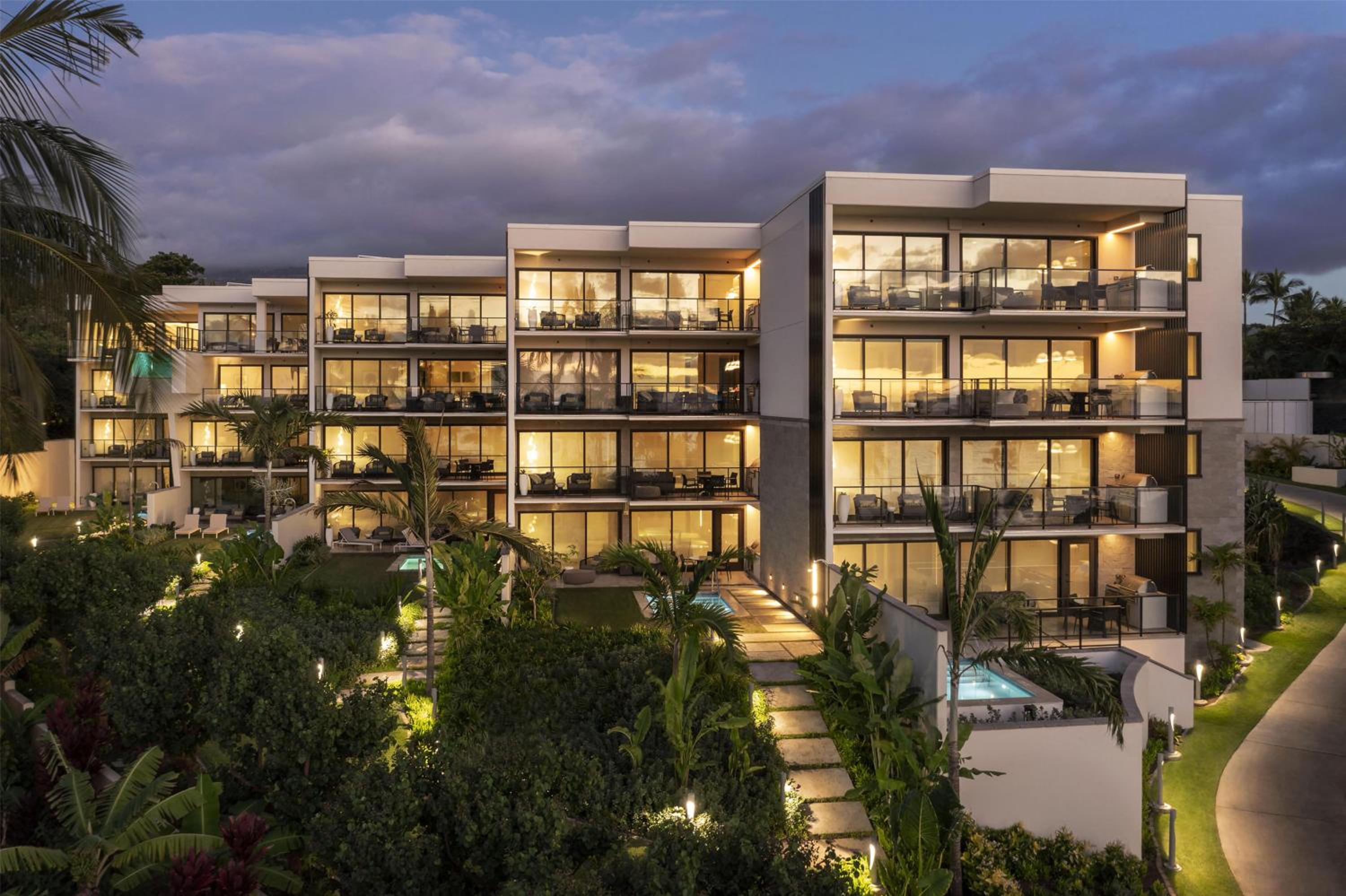 Three-Bedroom Illikai Villa with Partial Ocean View