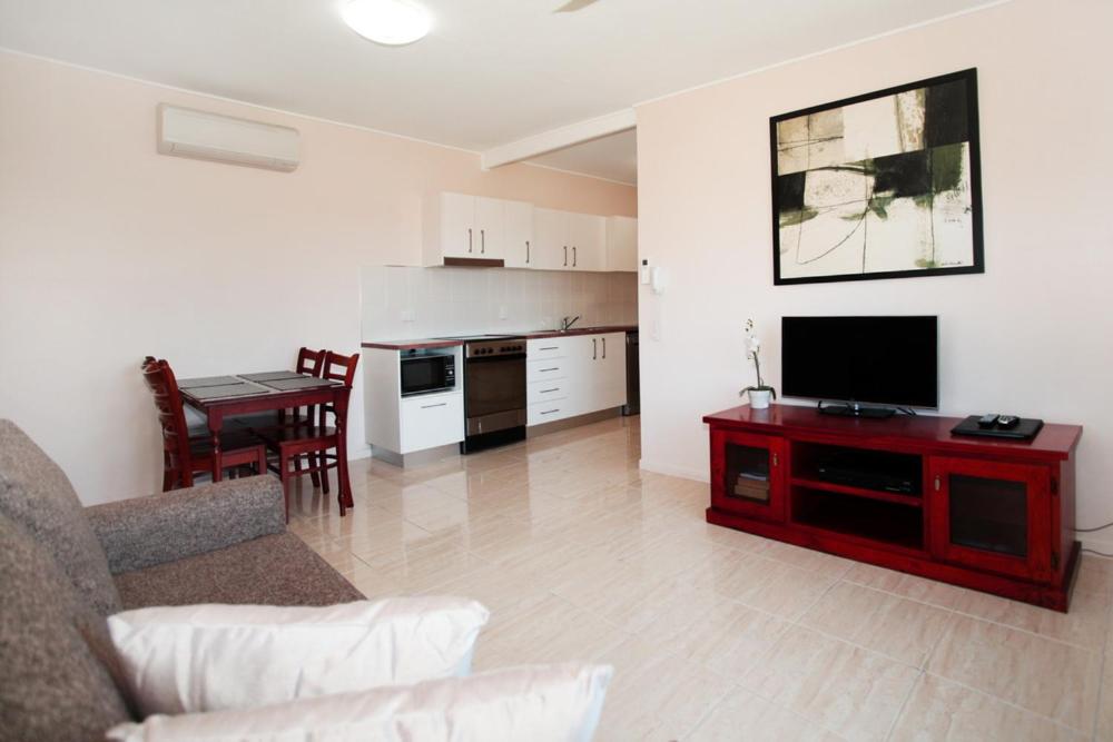 Two-Bedroom Deluxe Apartment with Ocean View