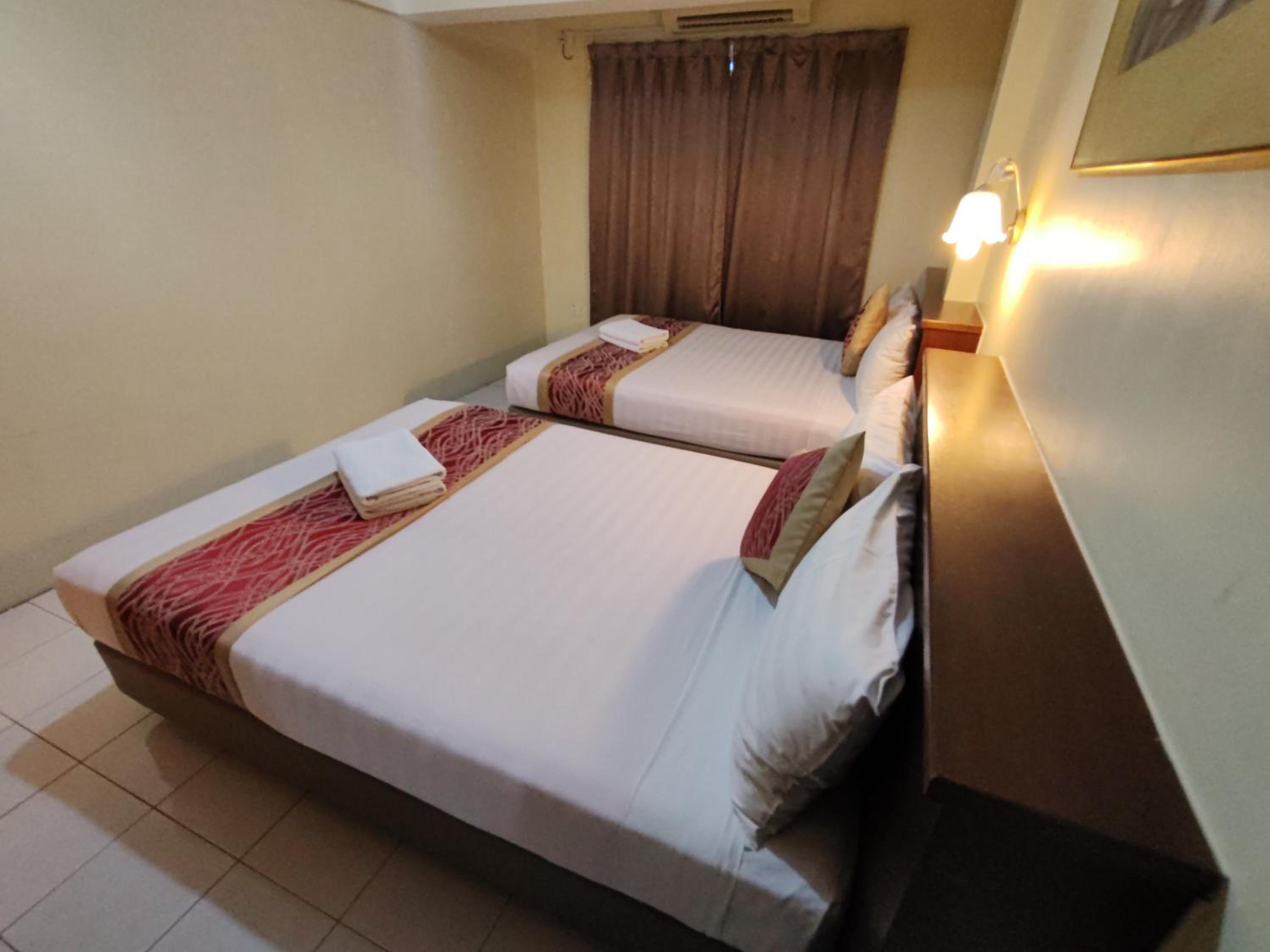 Standard Room (2 Queen beds) photo 3
