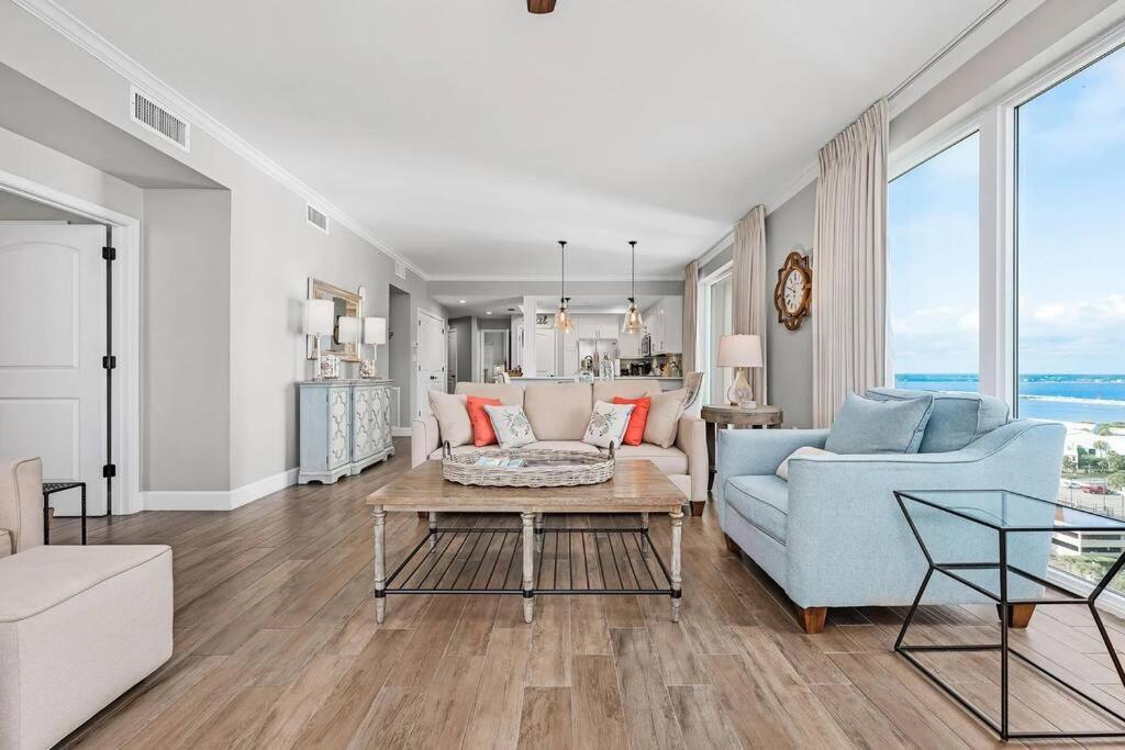 Three-Bedroom Apartment - Oceanfront photo 1