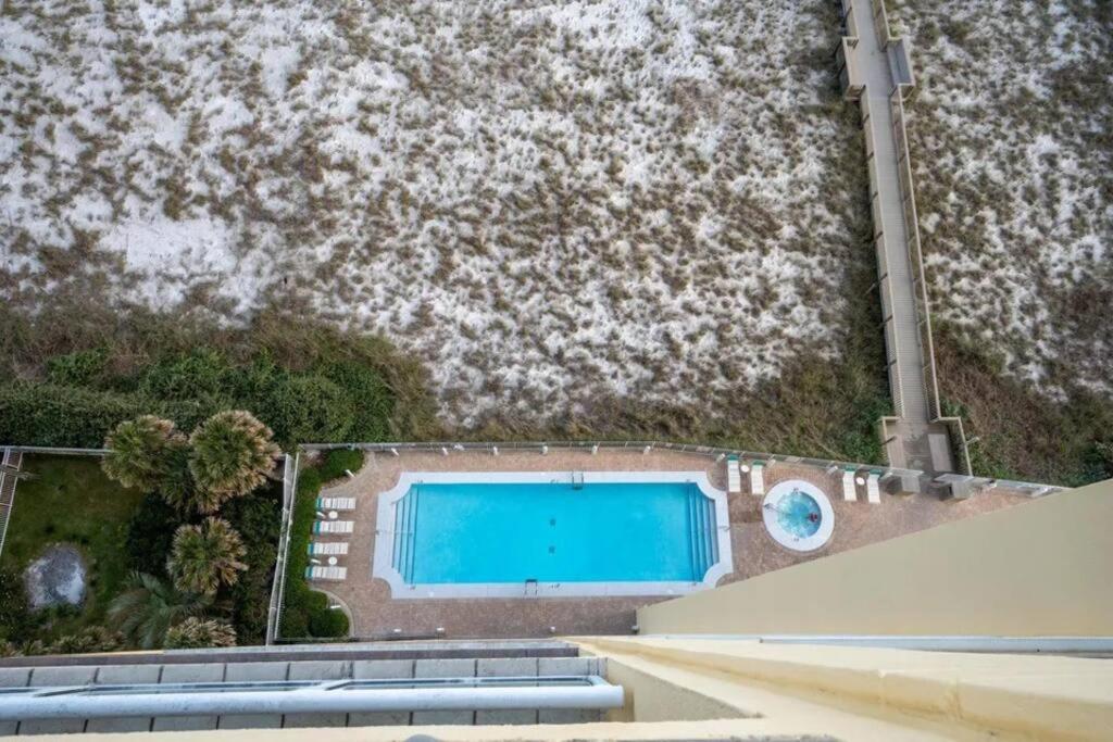 Three-Bedroom Apartment - Oceanfront photo 2