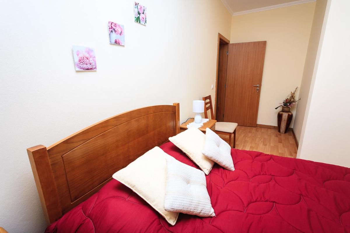 Apartment with Balcony - Photo 10