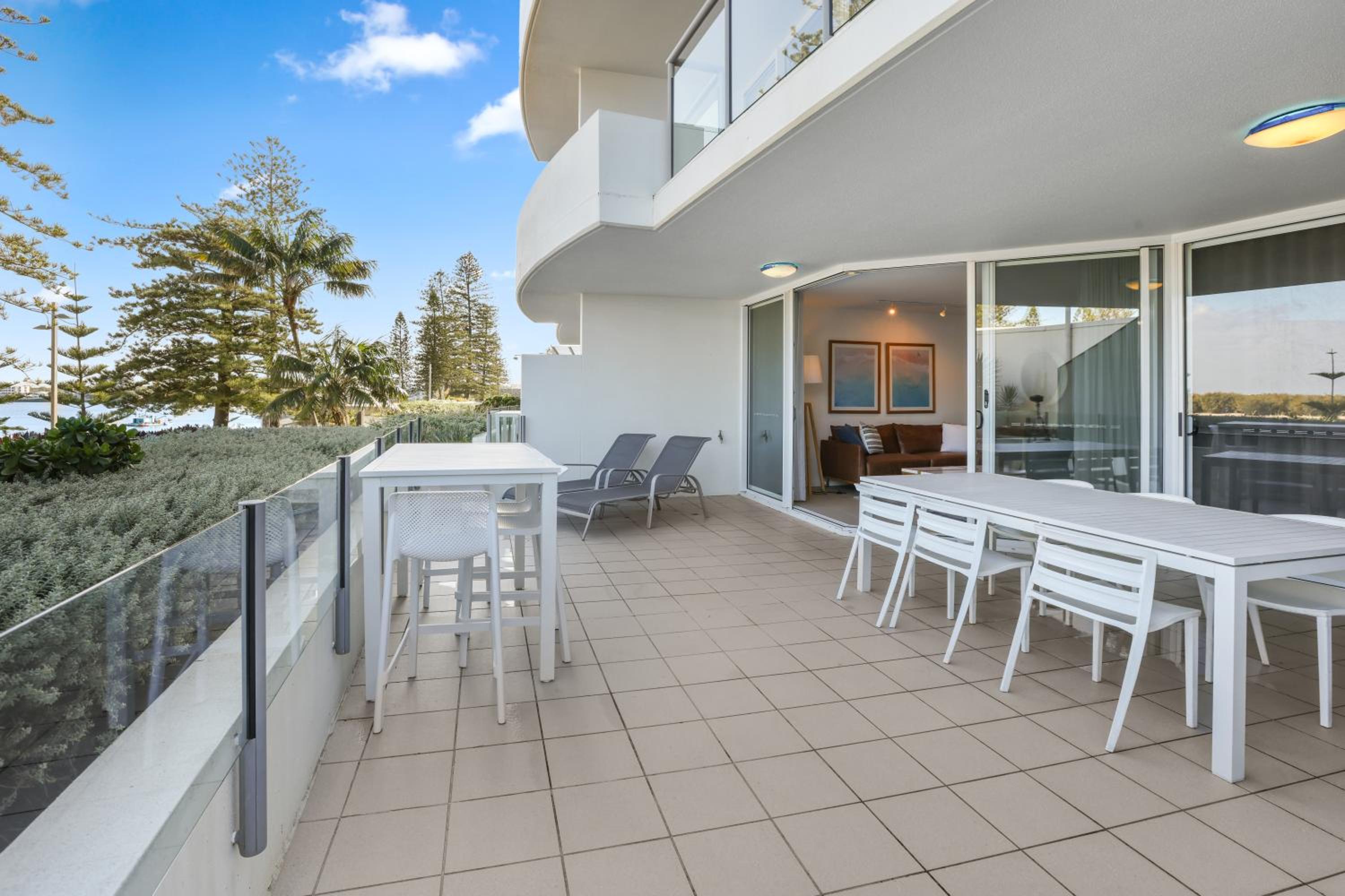Premium Two bedroom Beachfront Apartment photo 3