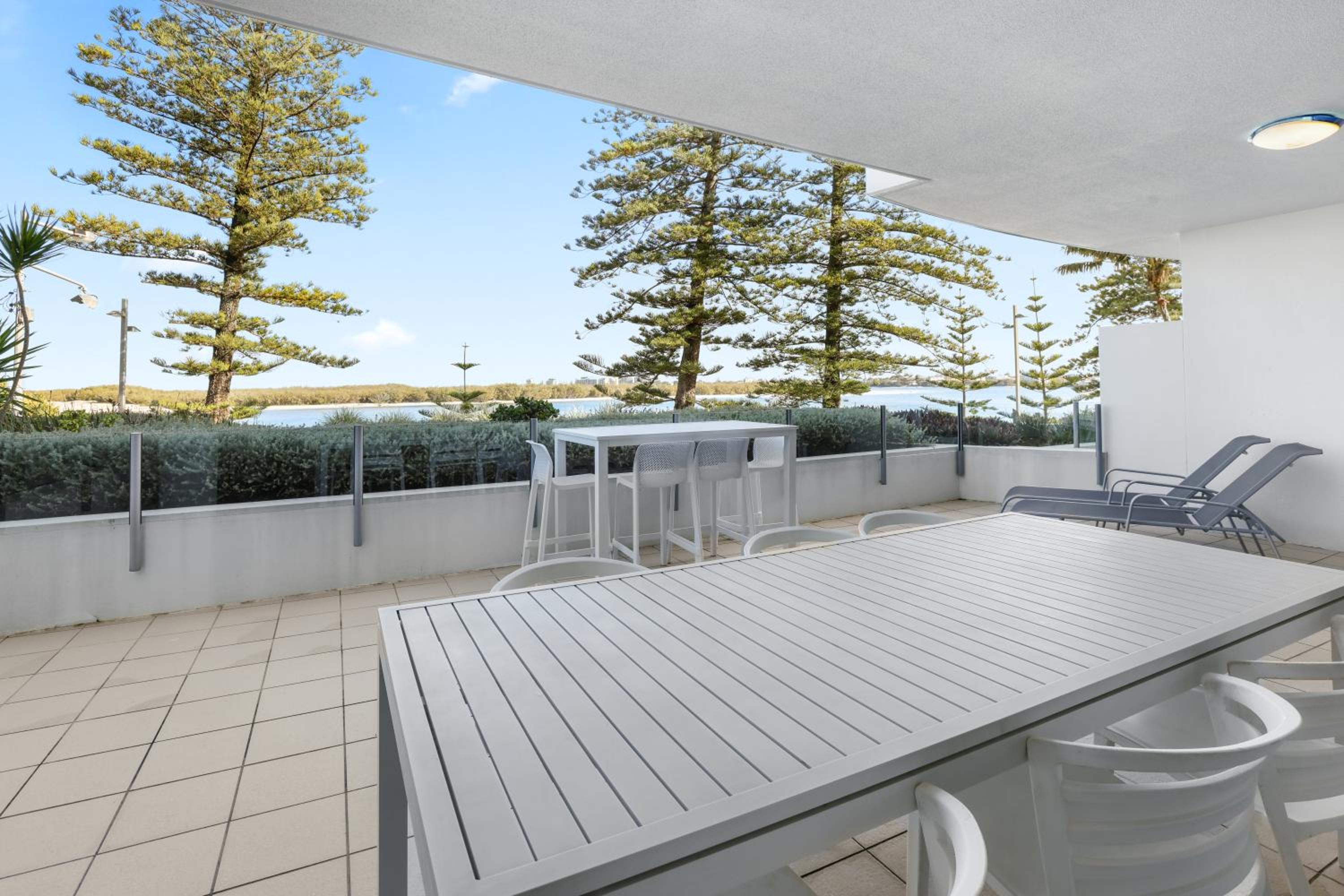Premium Two bedroom Beachfront Apartment photo 2