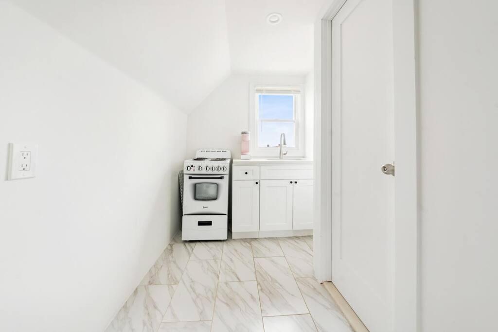One-Bedroom Apartment photo 3