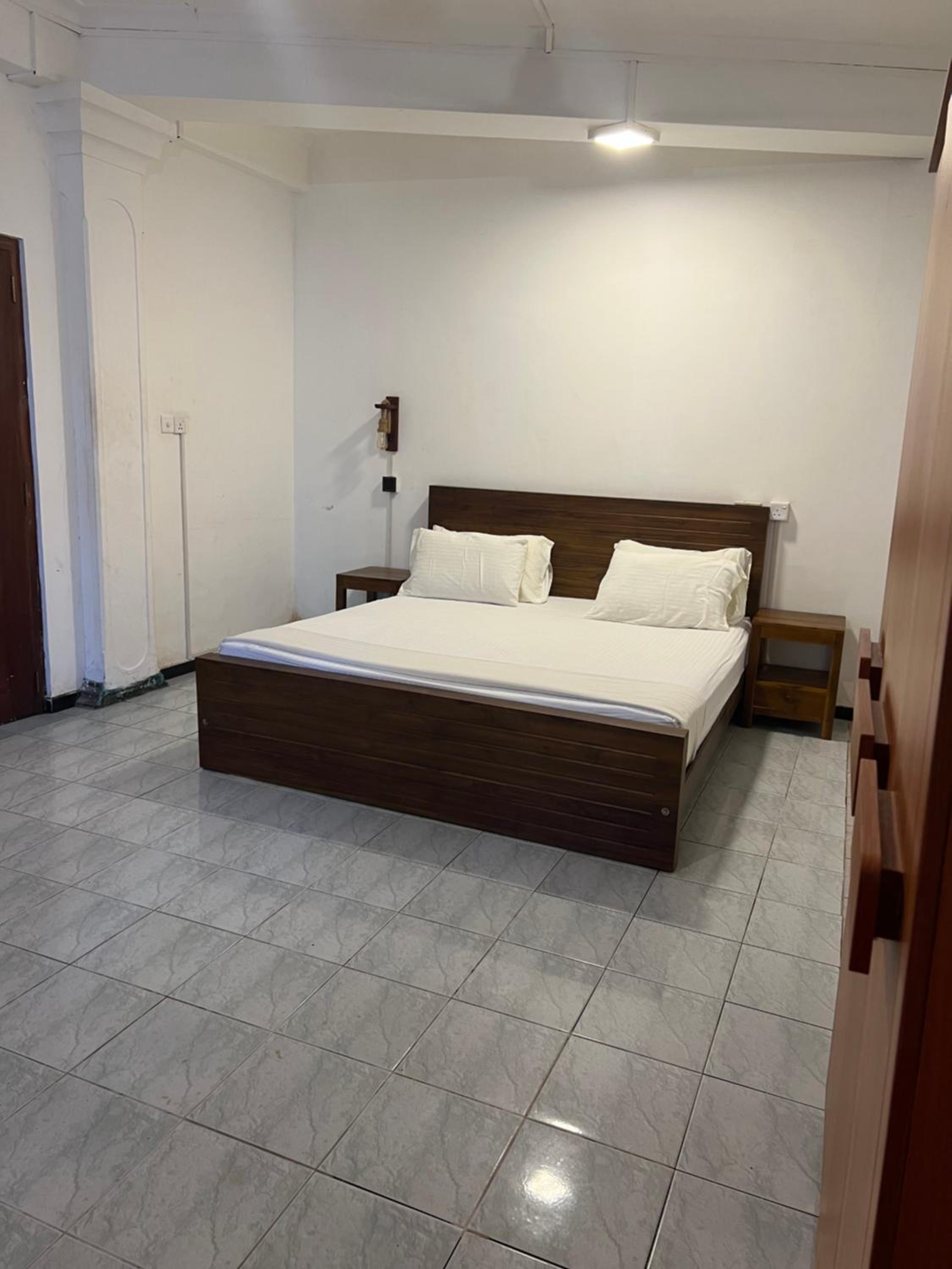 Budget Double Room photo 3