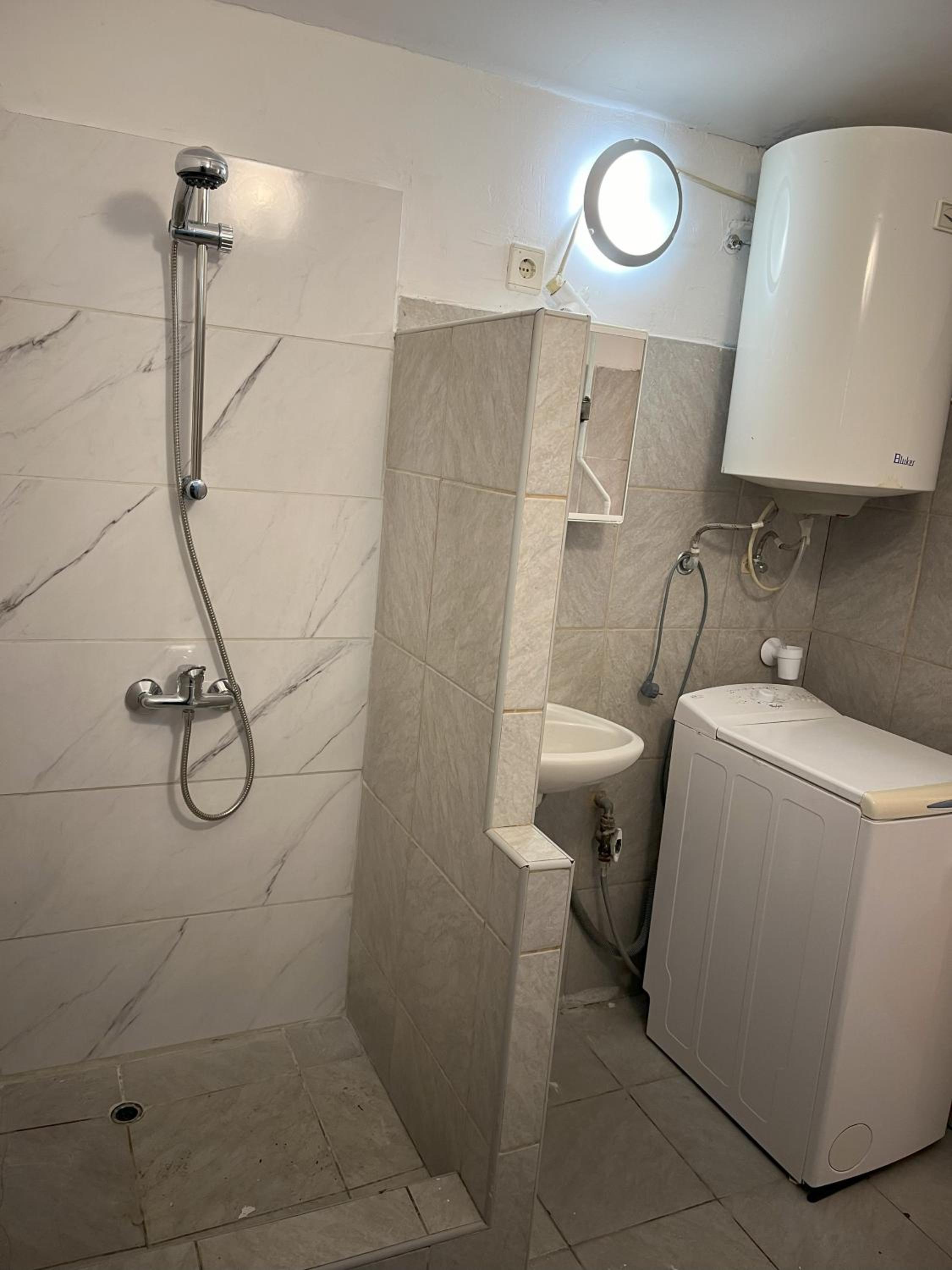 Double Room with Shared Bathroom photo 1