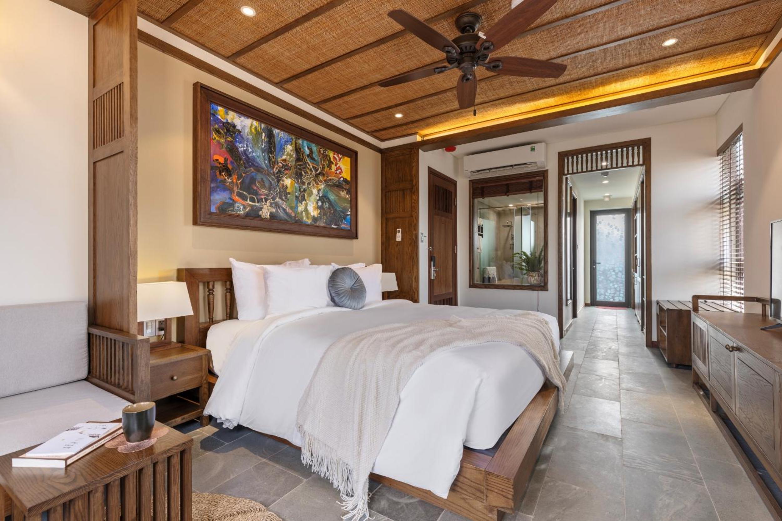 Two-bedroom Home with Balcony - Photo 6