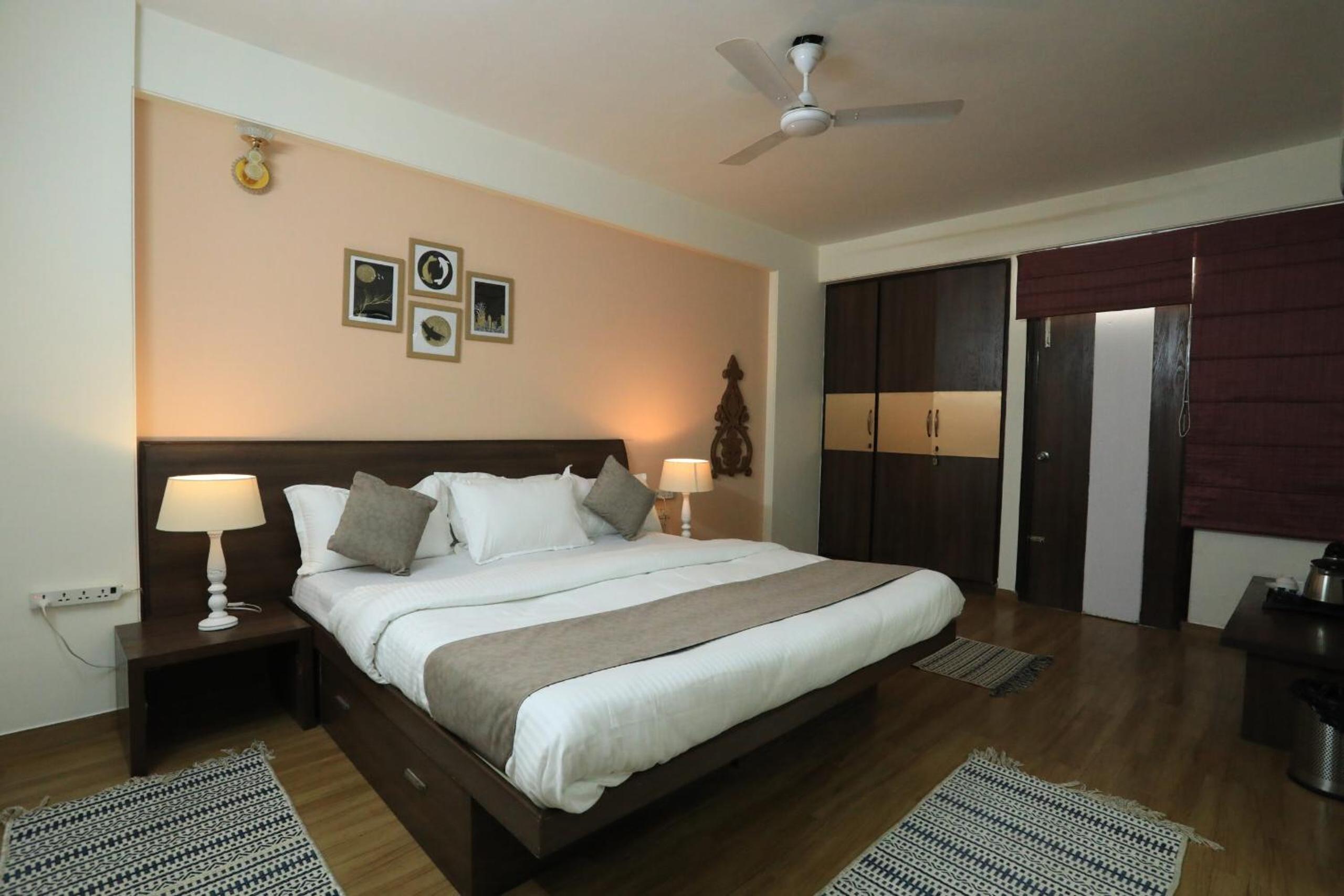 Three-Bedroom Apartment - Photo 14